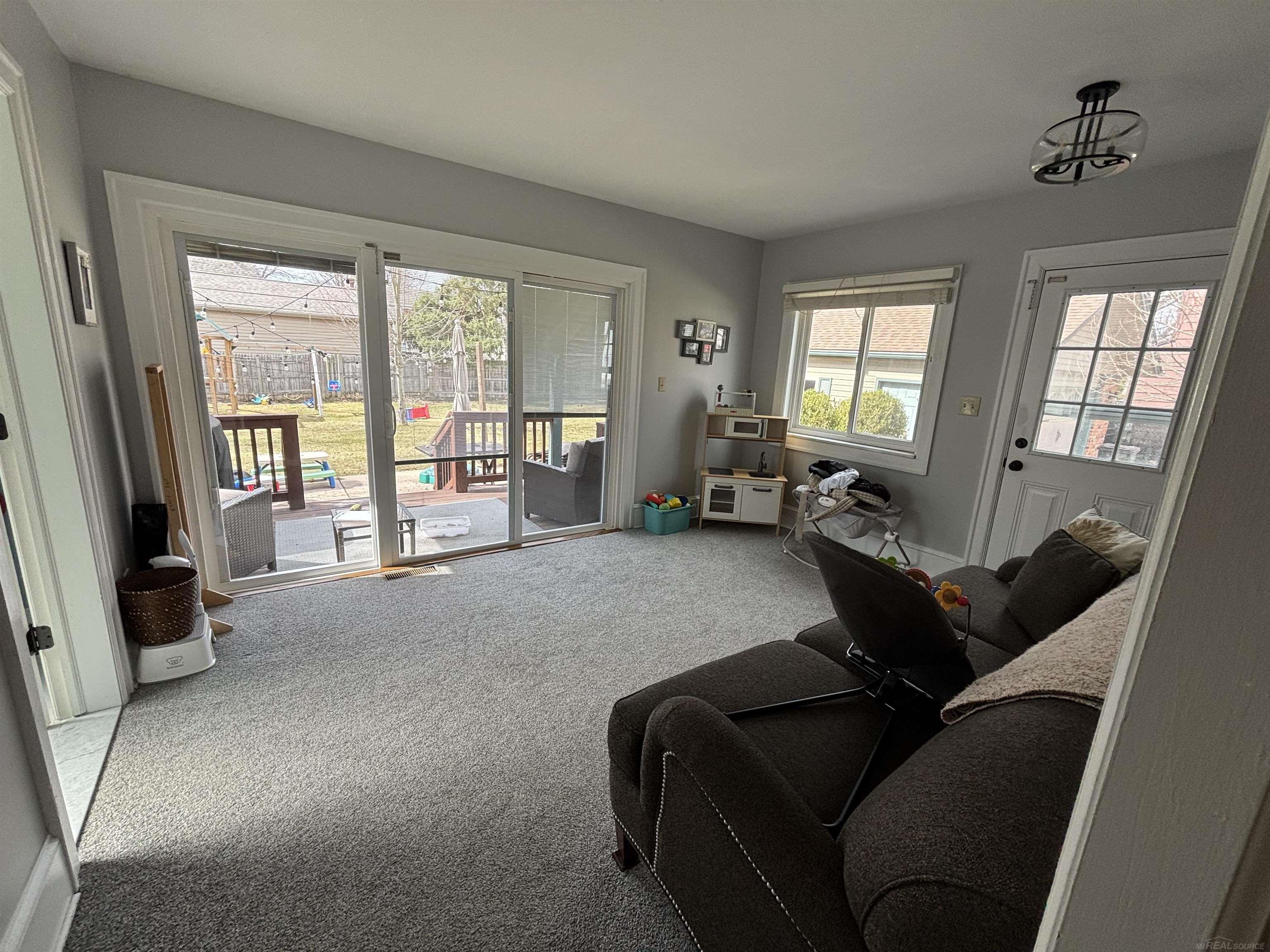 11325 Blackburn Street, Livonia, MI, 48150