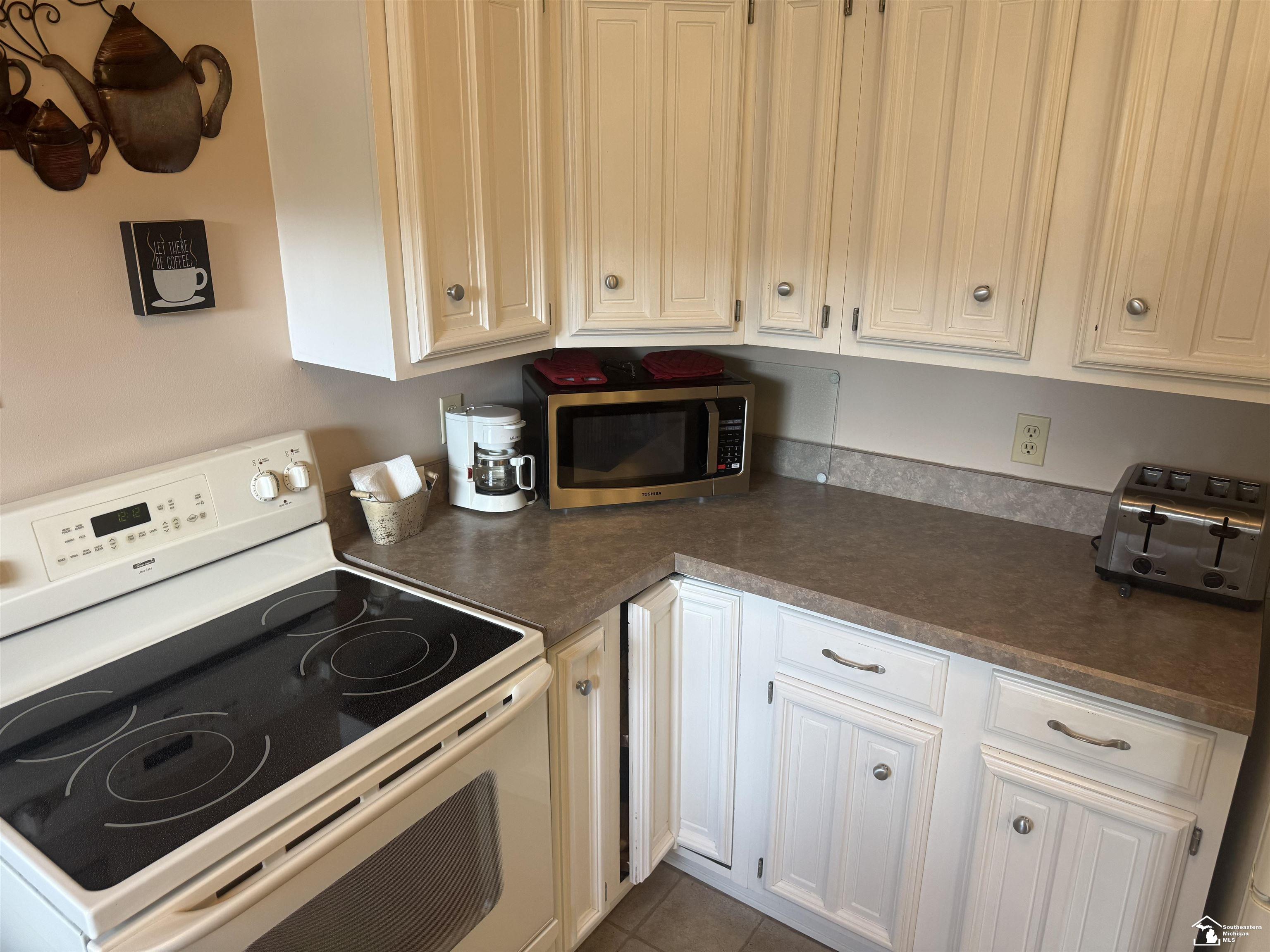 1127 Oakmont Drive, Temperance, MI, 48182