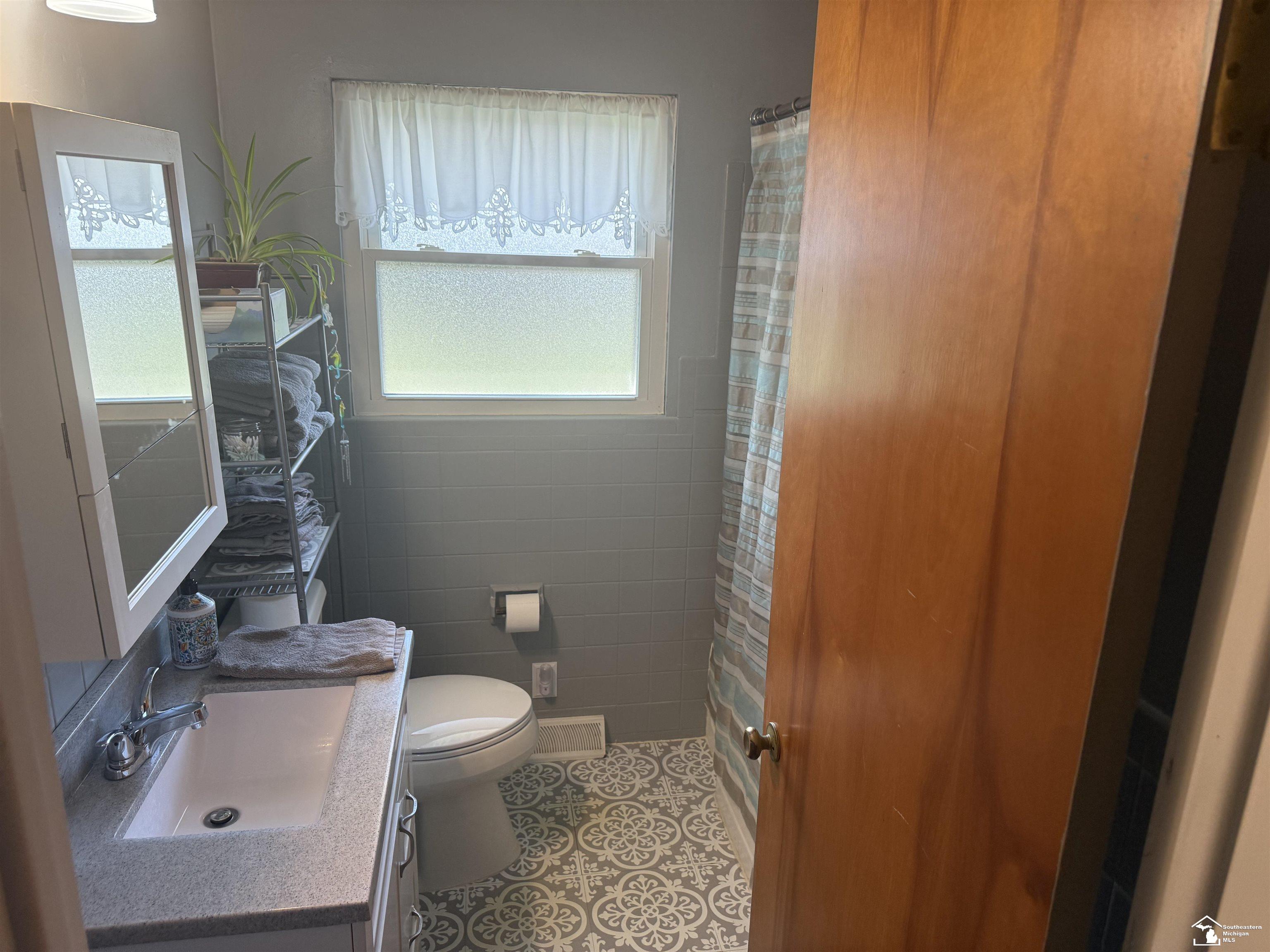 1127 Oakmont Drive, Temperance, MI, 48182