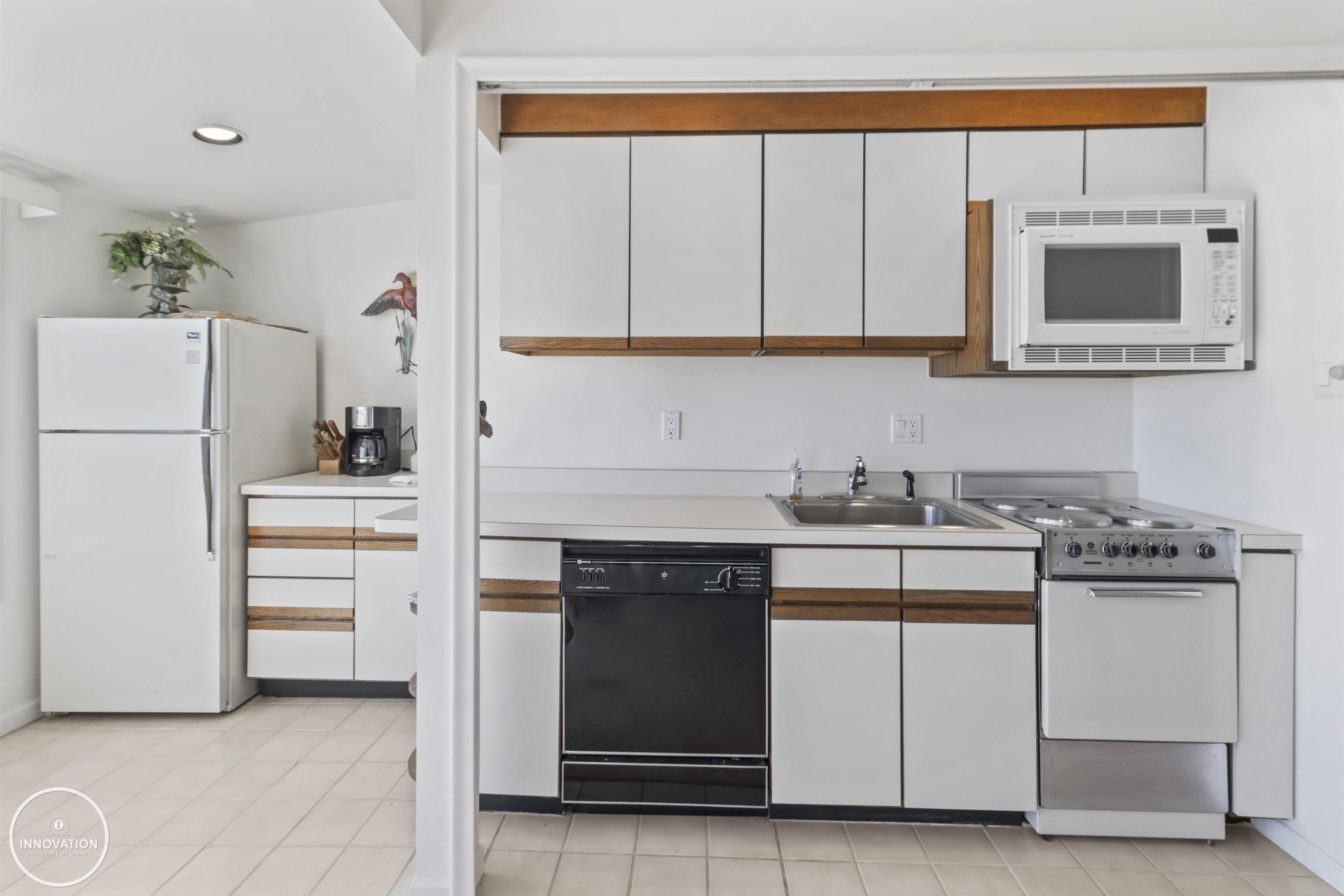 9900 S Channel Drive UNIT&nbsp;2 The Lodges, Clay, MI, 48028