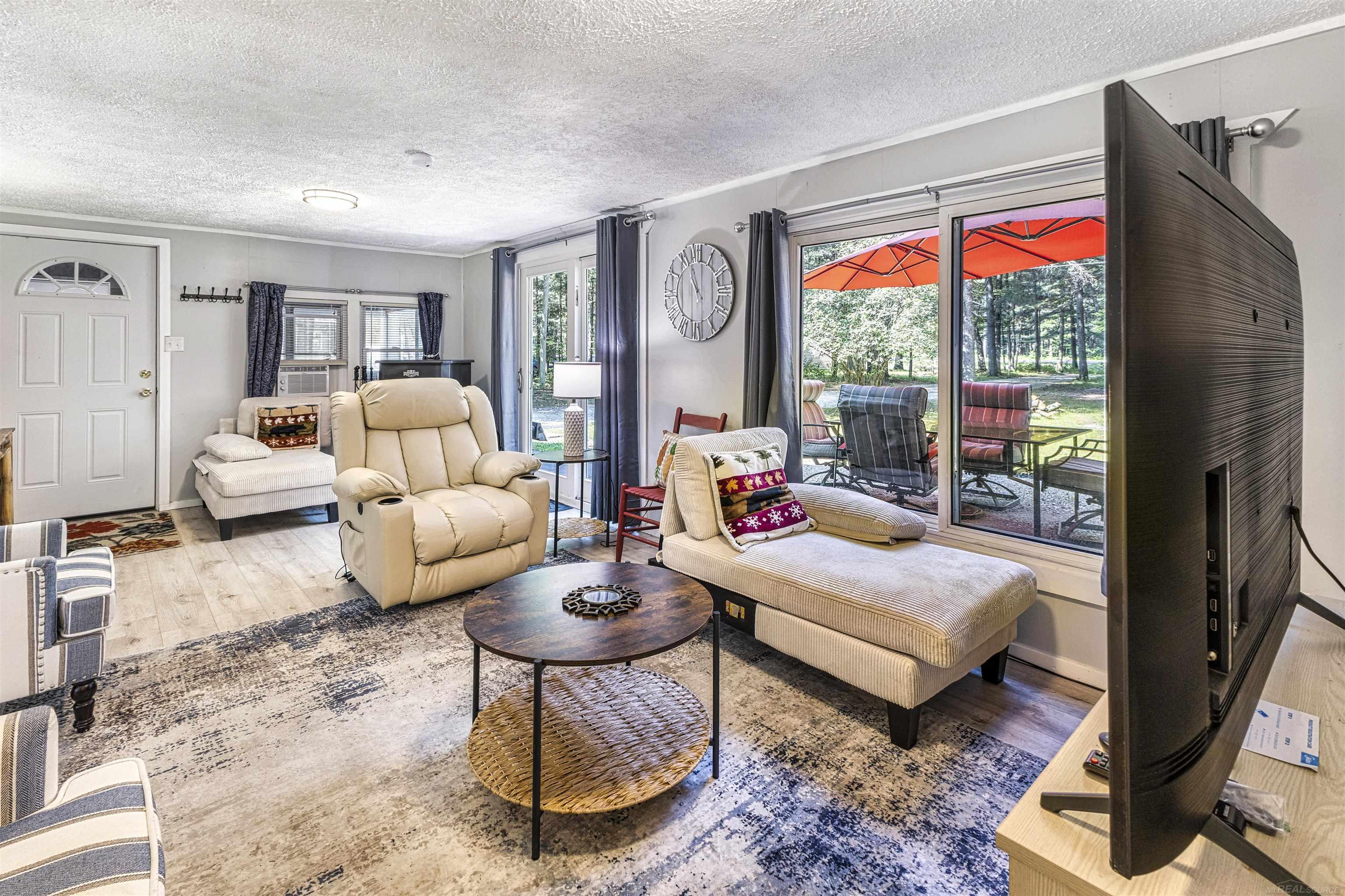 2980 E Houghton Lake Drive, Houghton Lake, MI, 48629