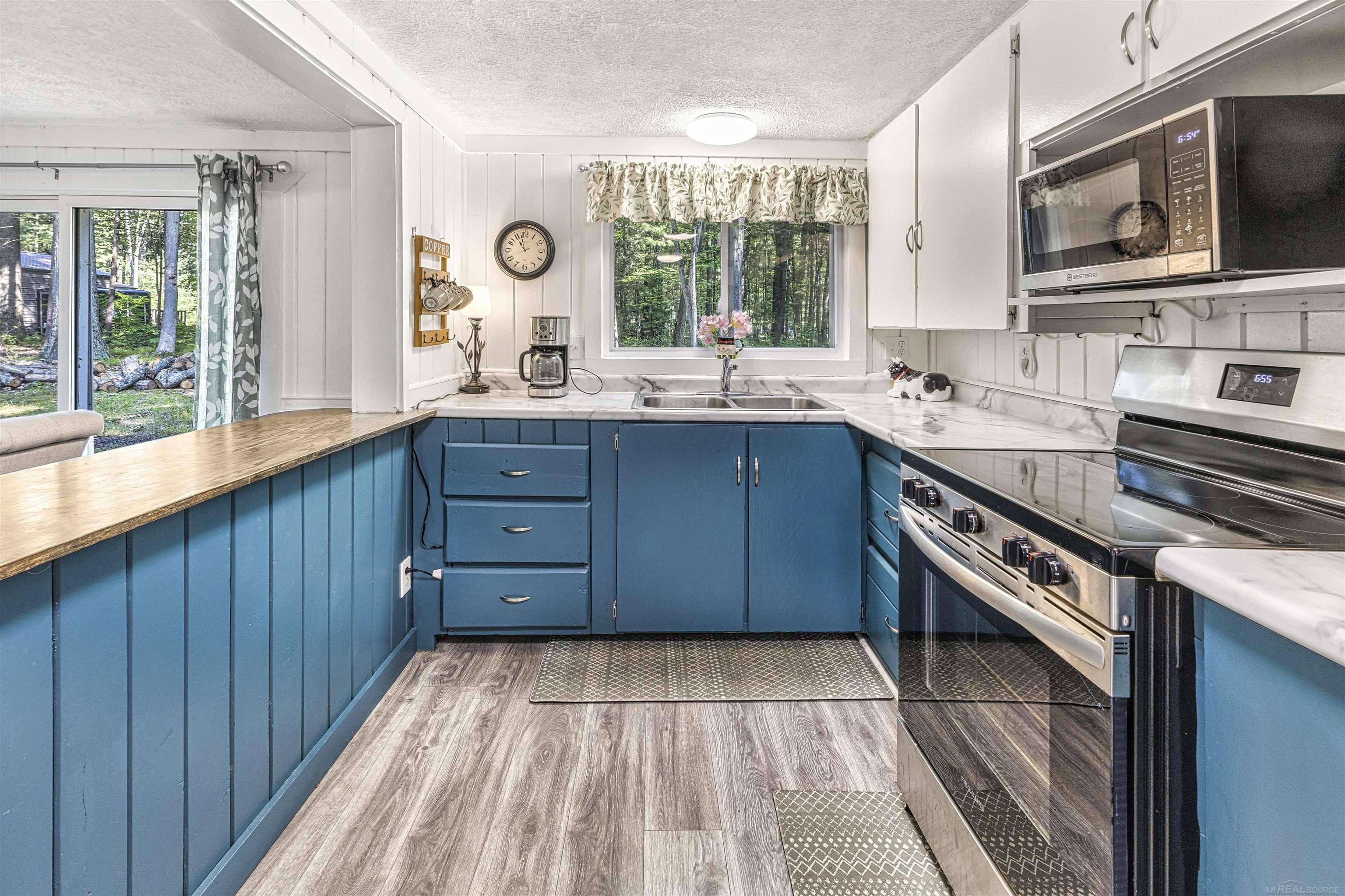 2980 E Houghton Lake Drive, Houghton Lake, MI, 48629