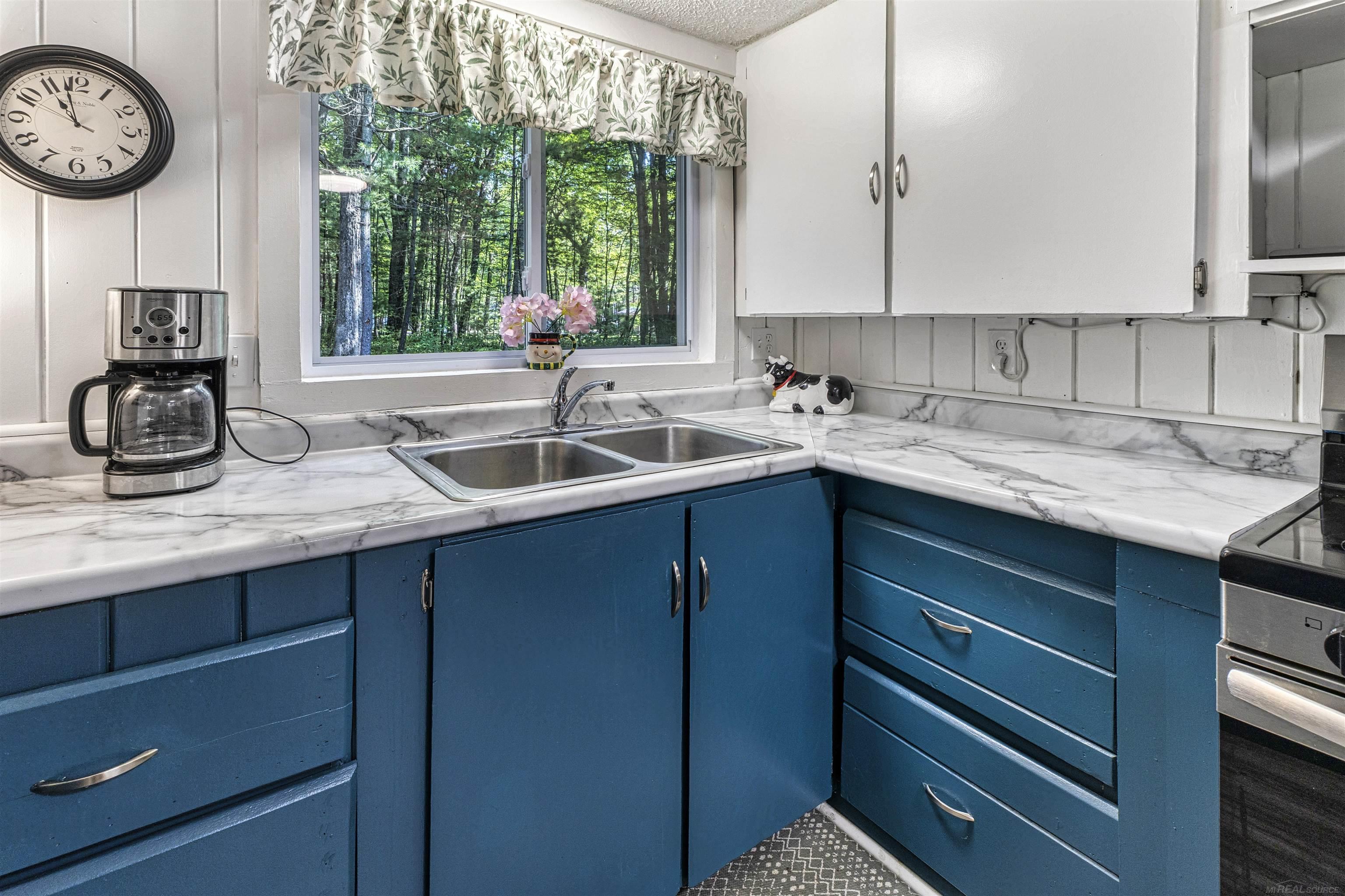 2980 E Houghton Lake Drive, Houghton Lake, MI, 48629