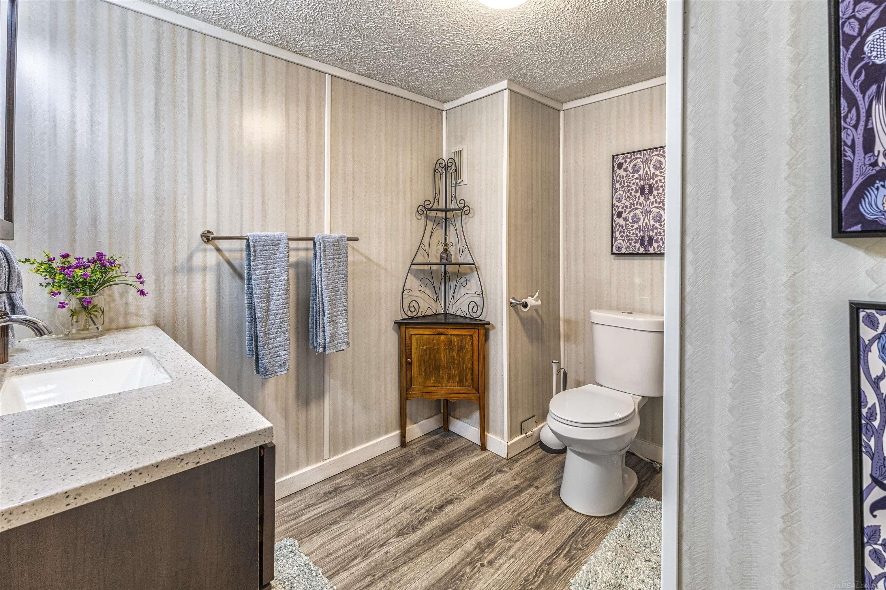 2980 E Houghton Lake Drive, Houghton Lake, MI, 48629