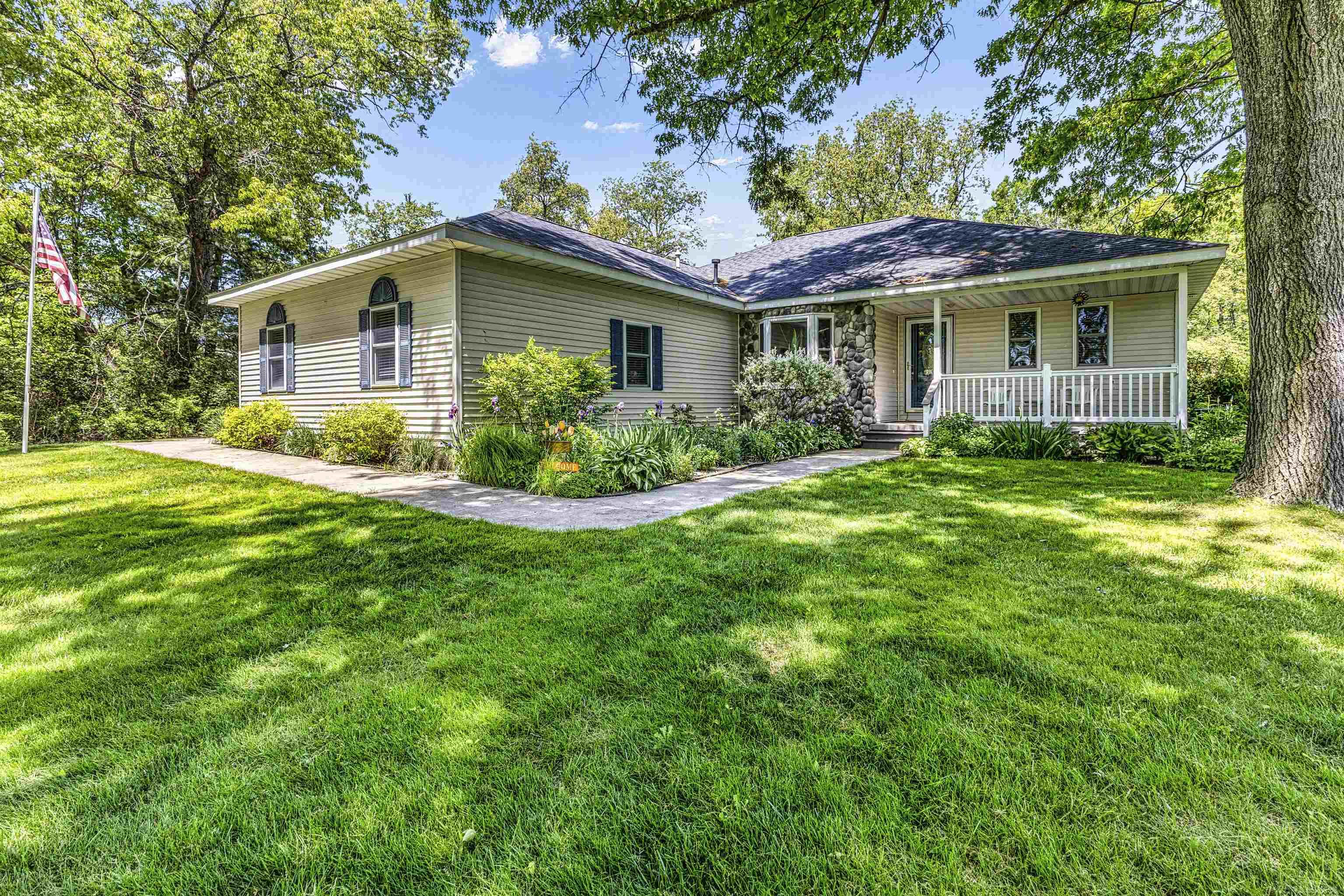 1st image of 3396 Lansing Rd, Roscommon, MI 48653 | MLS# 58050202979