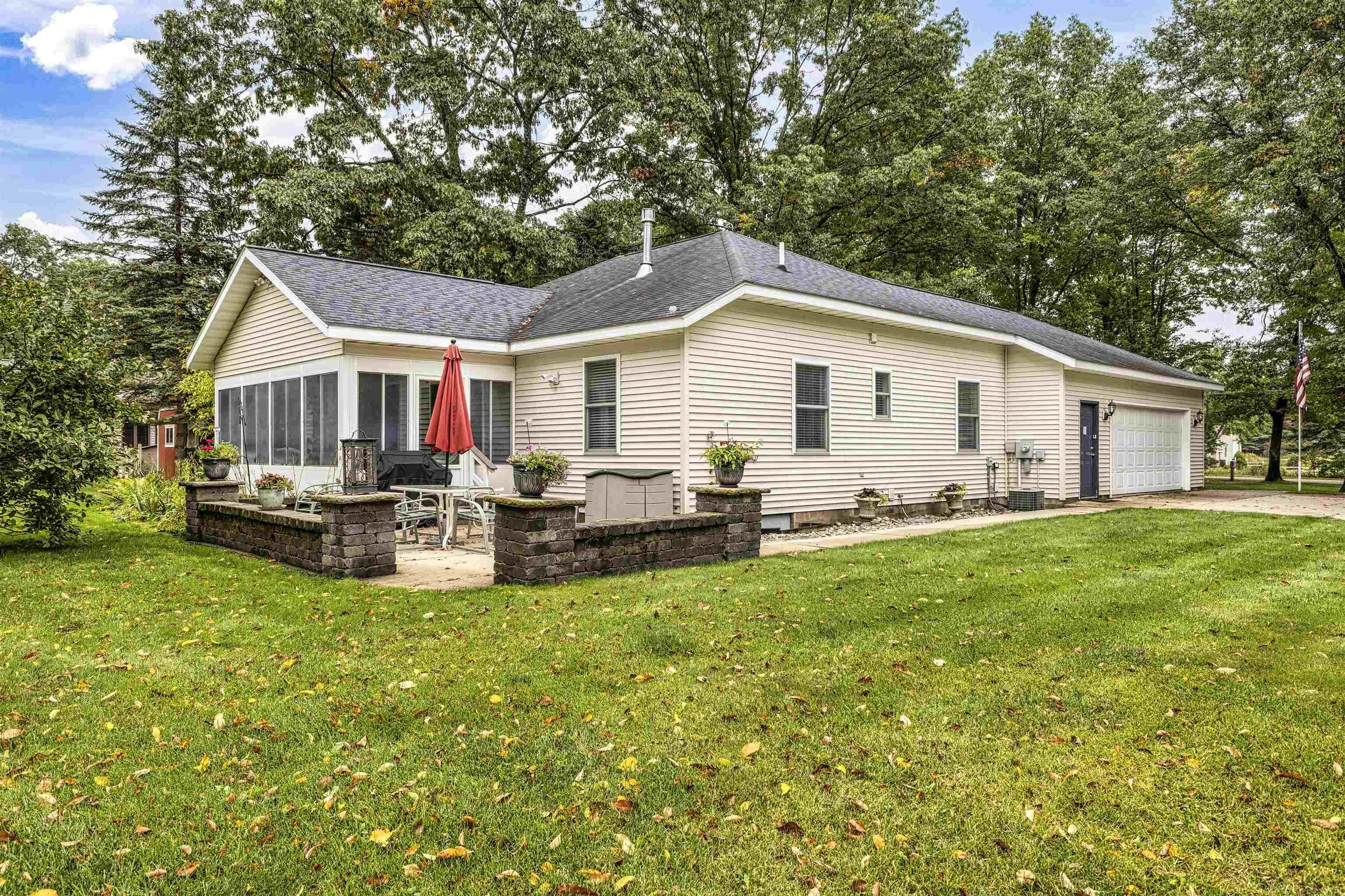 3rd image of 3396 Lansing Rd, Roscommon, MI 48653 | MLS# 58050202979