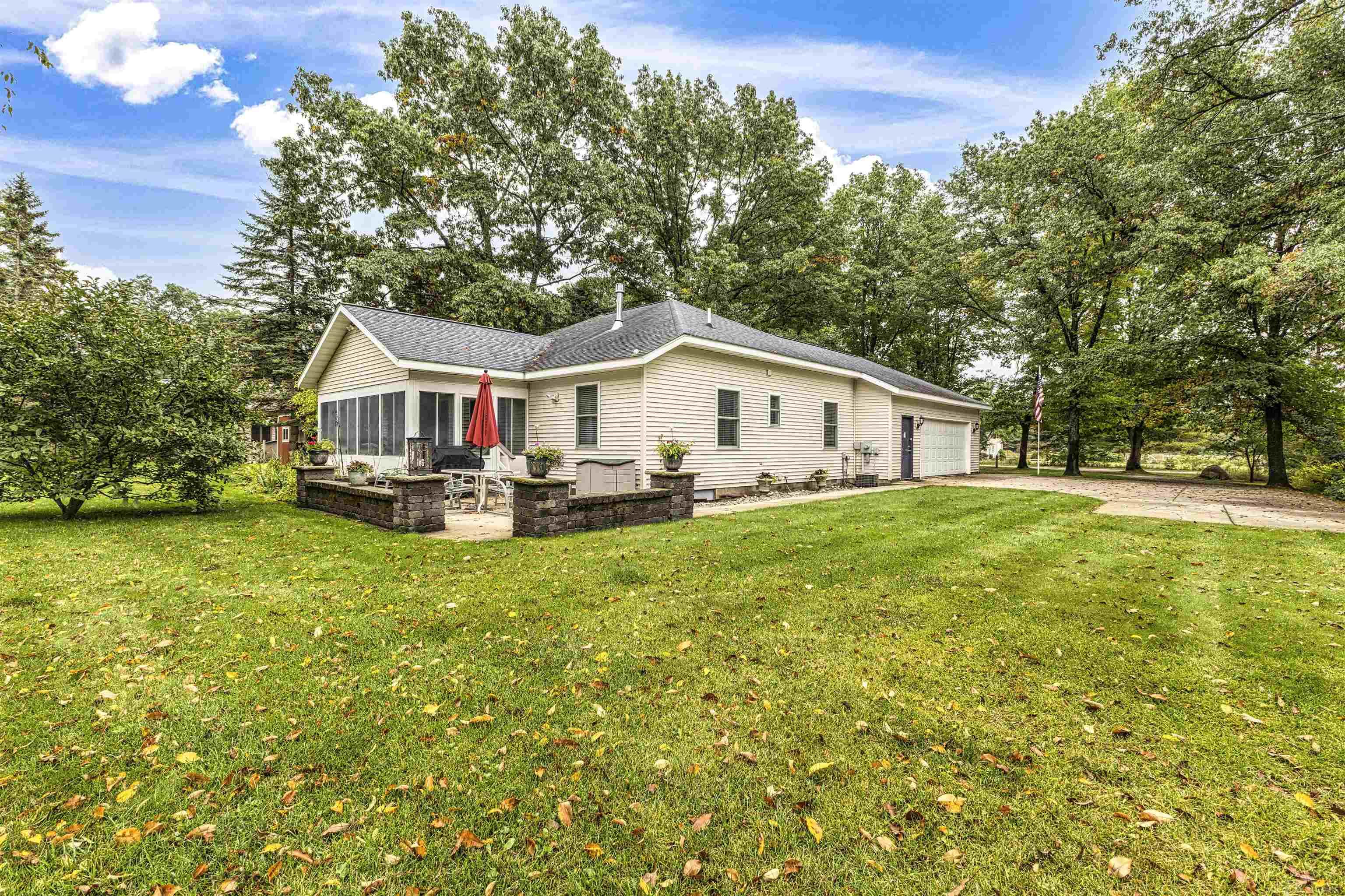5th image of 3396 Lansing Rd, Roscommon, MI 48653 | MLS# 58050202979