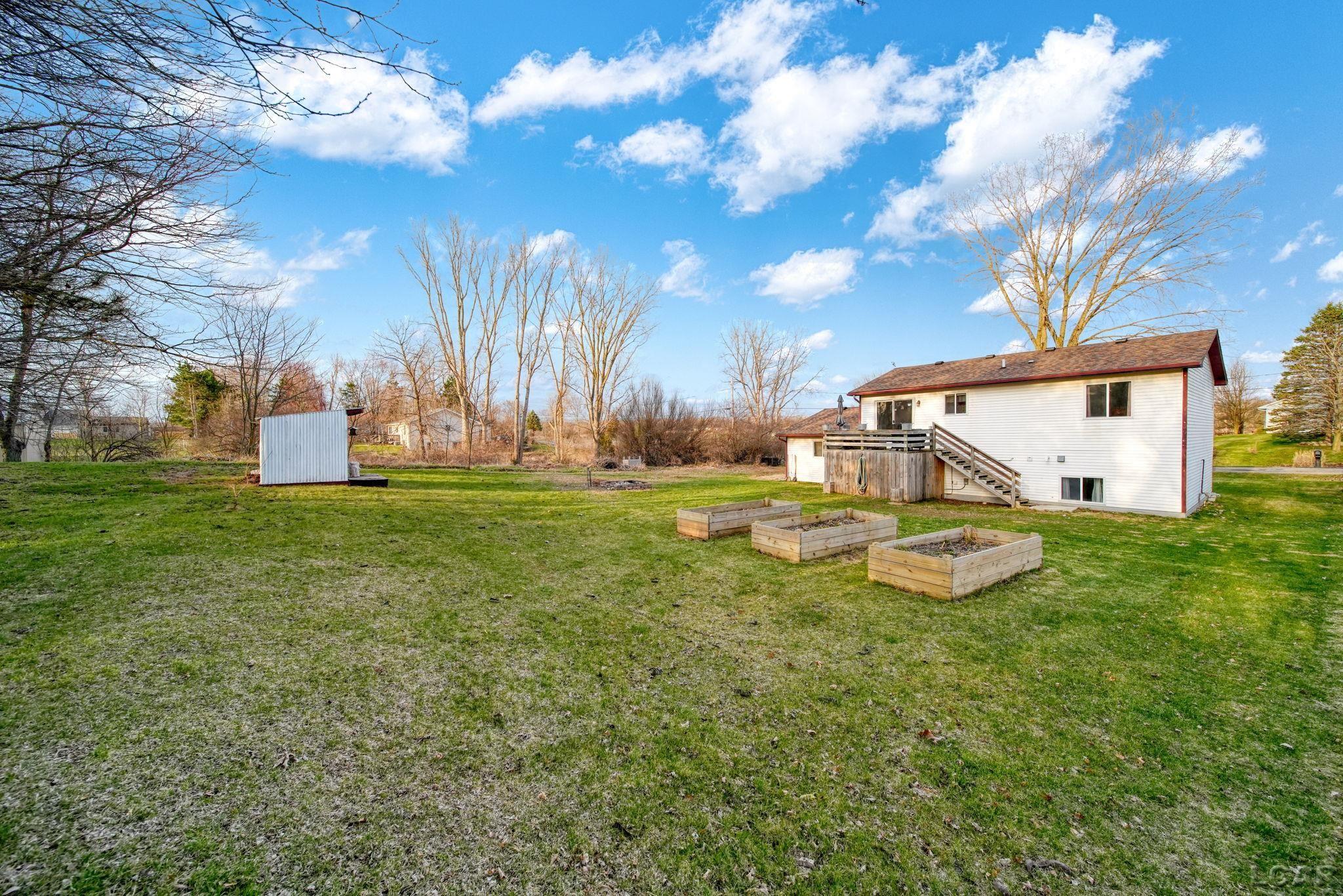 10579 Emerald Drive, Cement City, MI, 49233