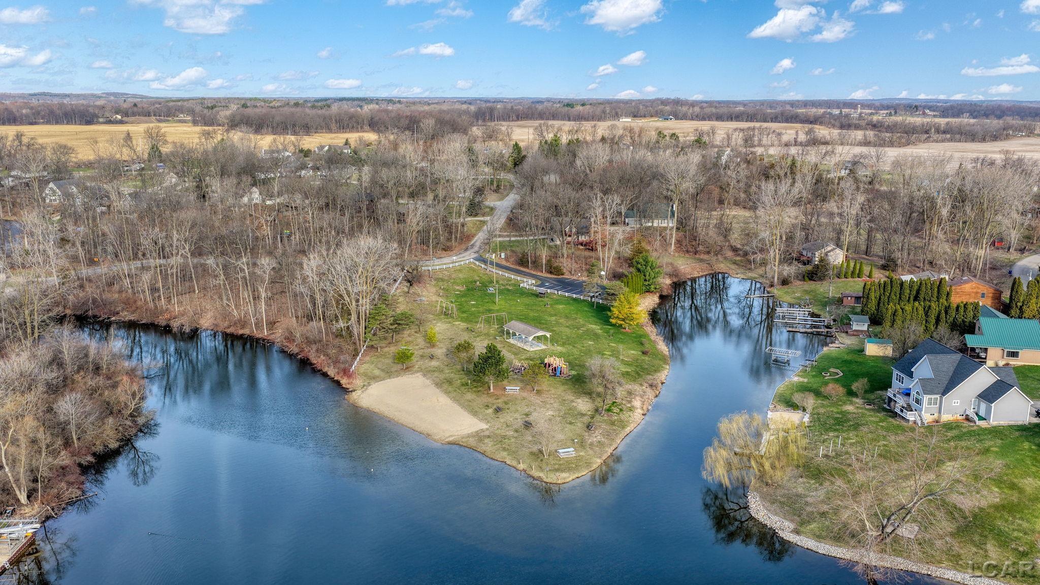 10579 Emerald Drive, Cement City, MI, 49233