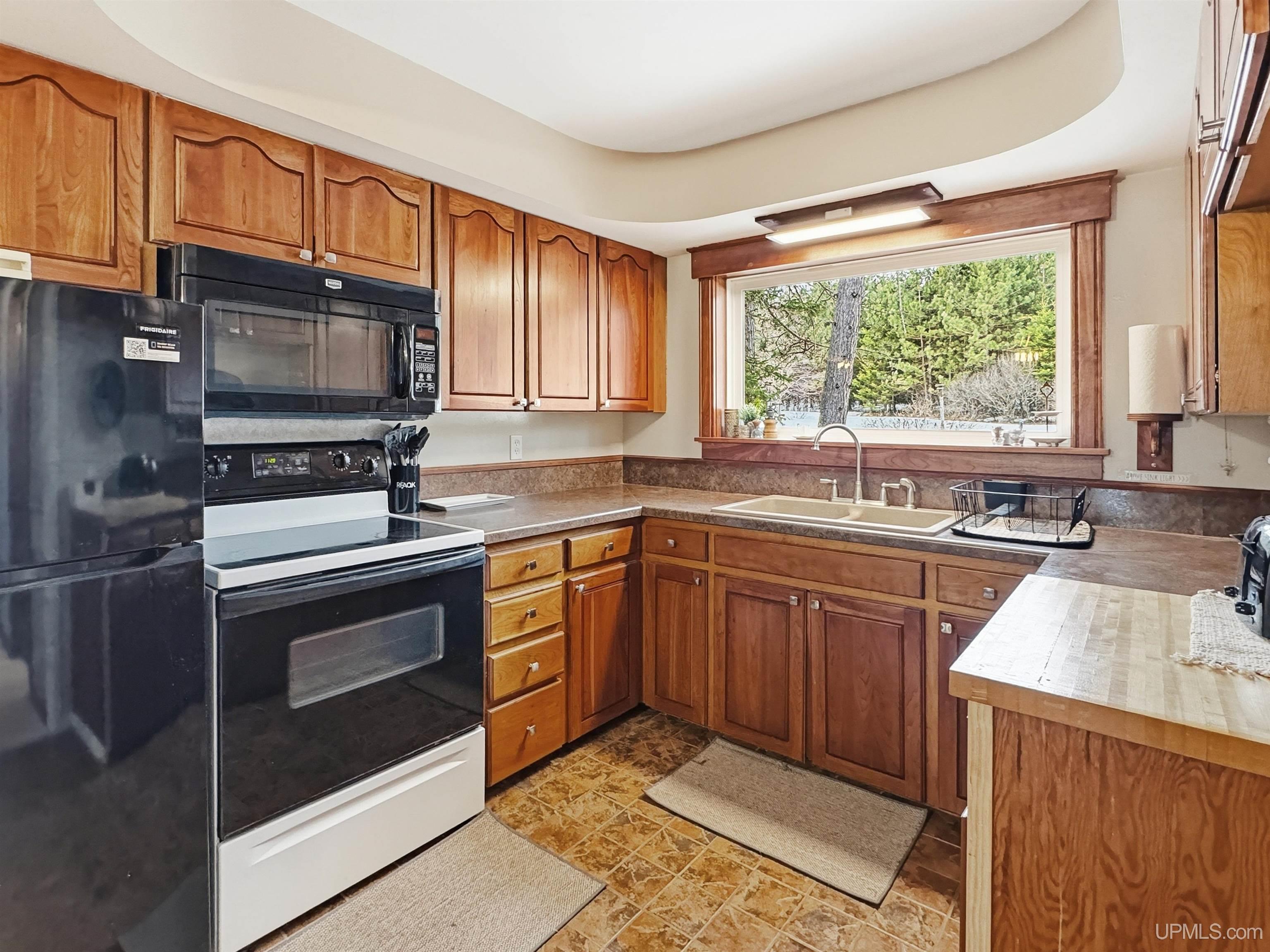 137 Caspian Cutoff Road, Iron River, MI, 49935