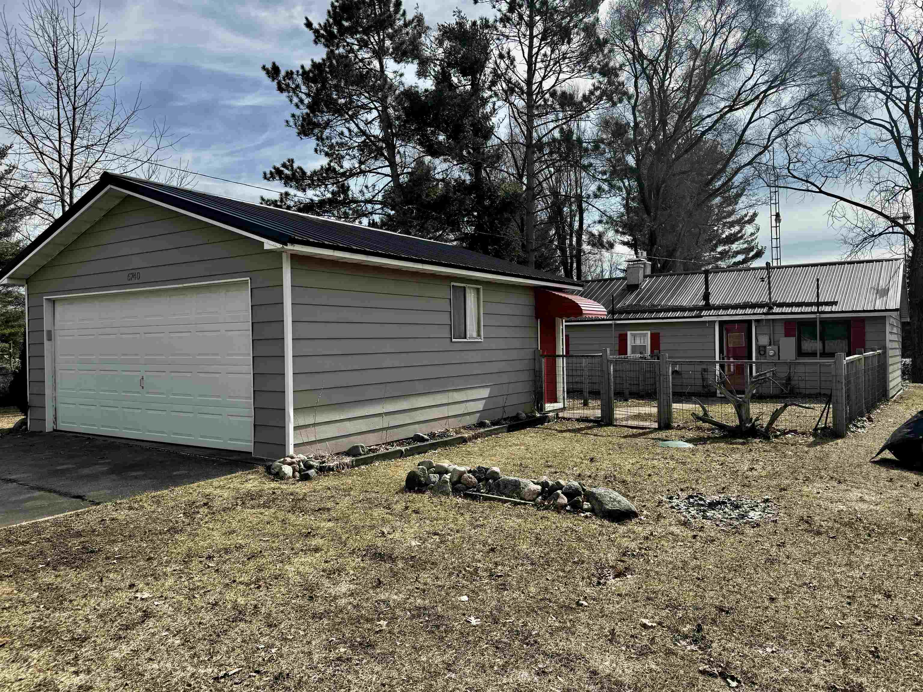 524 Davis Street, Manistee, MI, 49660-1949