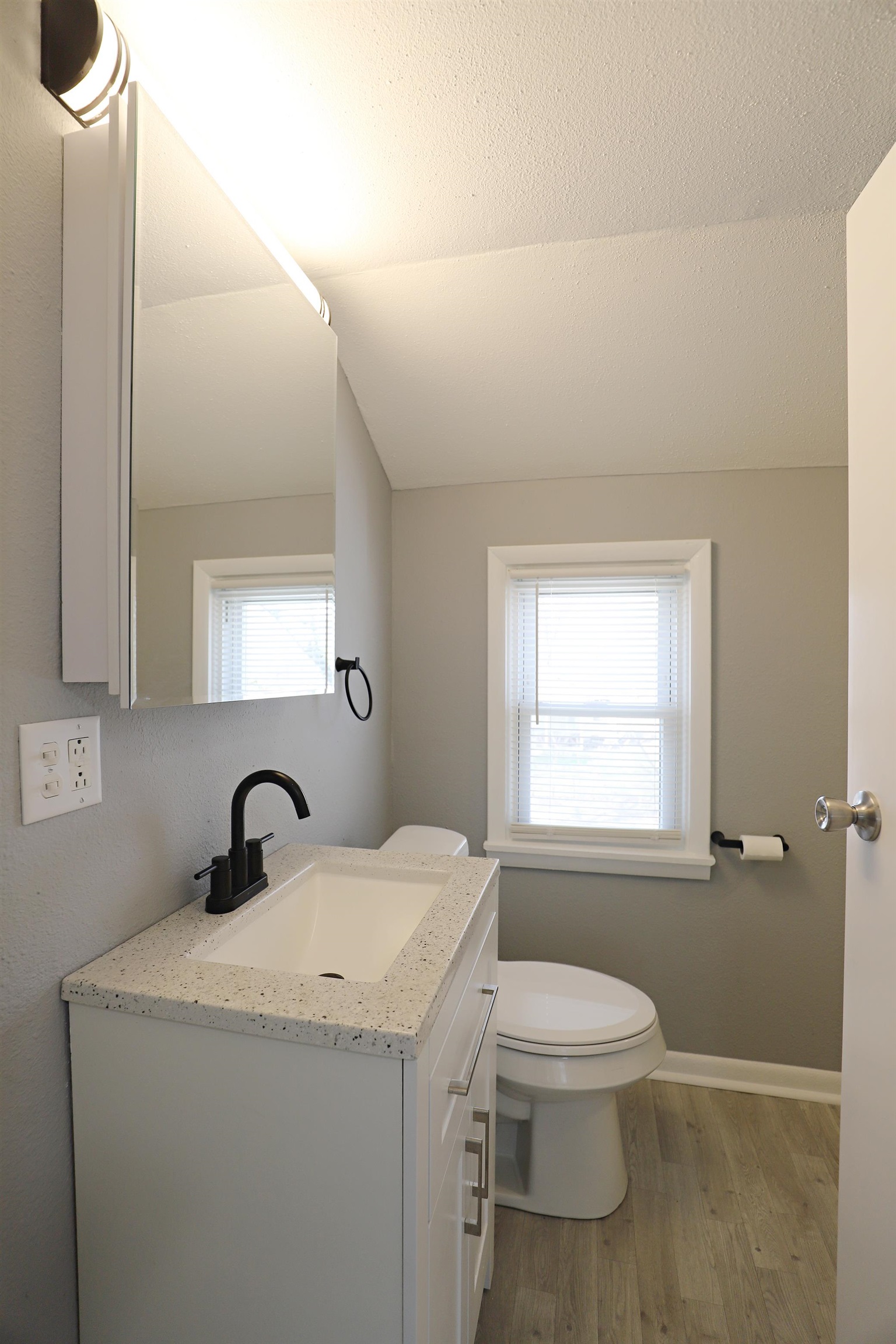 245 N Saginaw, Montrose, MI 48457 Photo