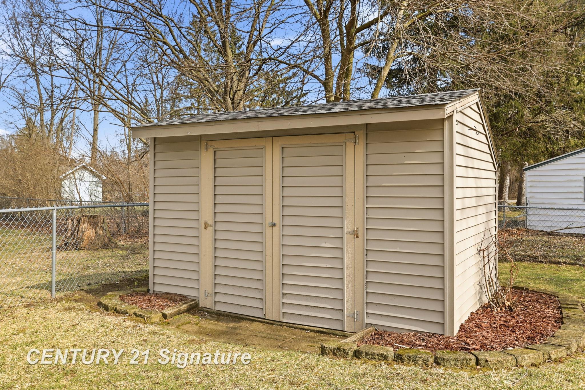 225 Strieter Drive, Saginaw, MI, 48609