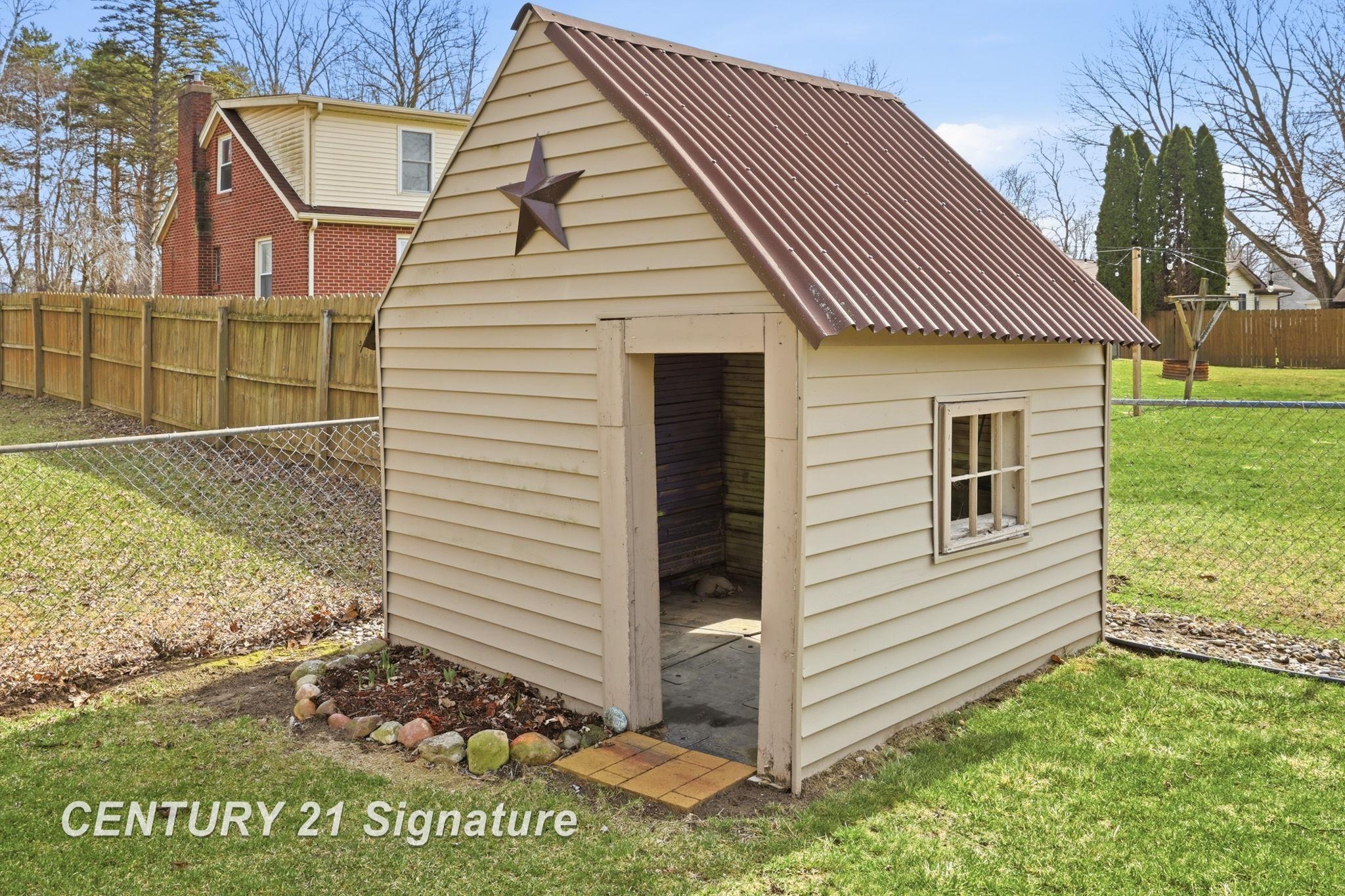 225 Strieter Drive, Saginaw, MI, 48609