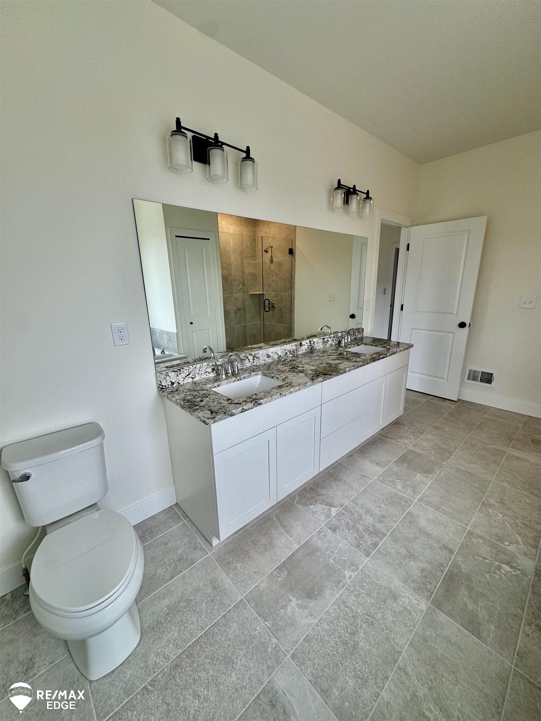 8347 Peninsula Circle, Grand Blanc, MI, 48439