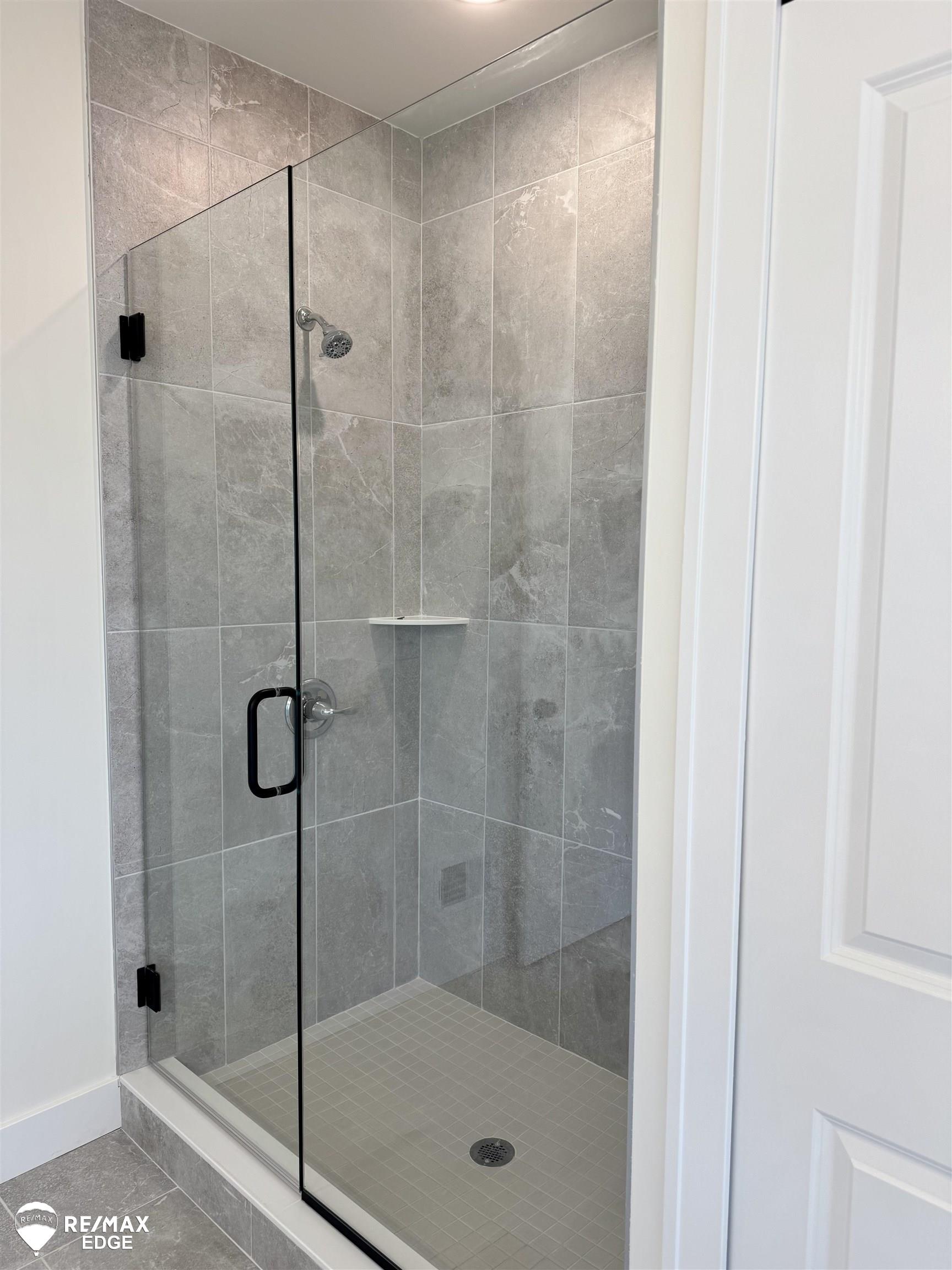 8347 Peninsula Circle, Grand Blanc, MI, 48439