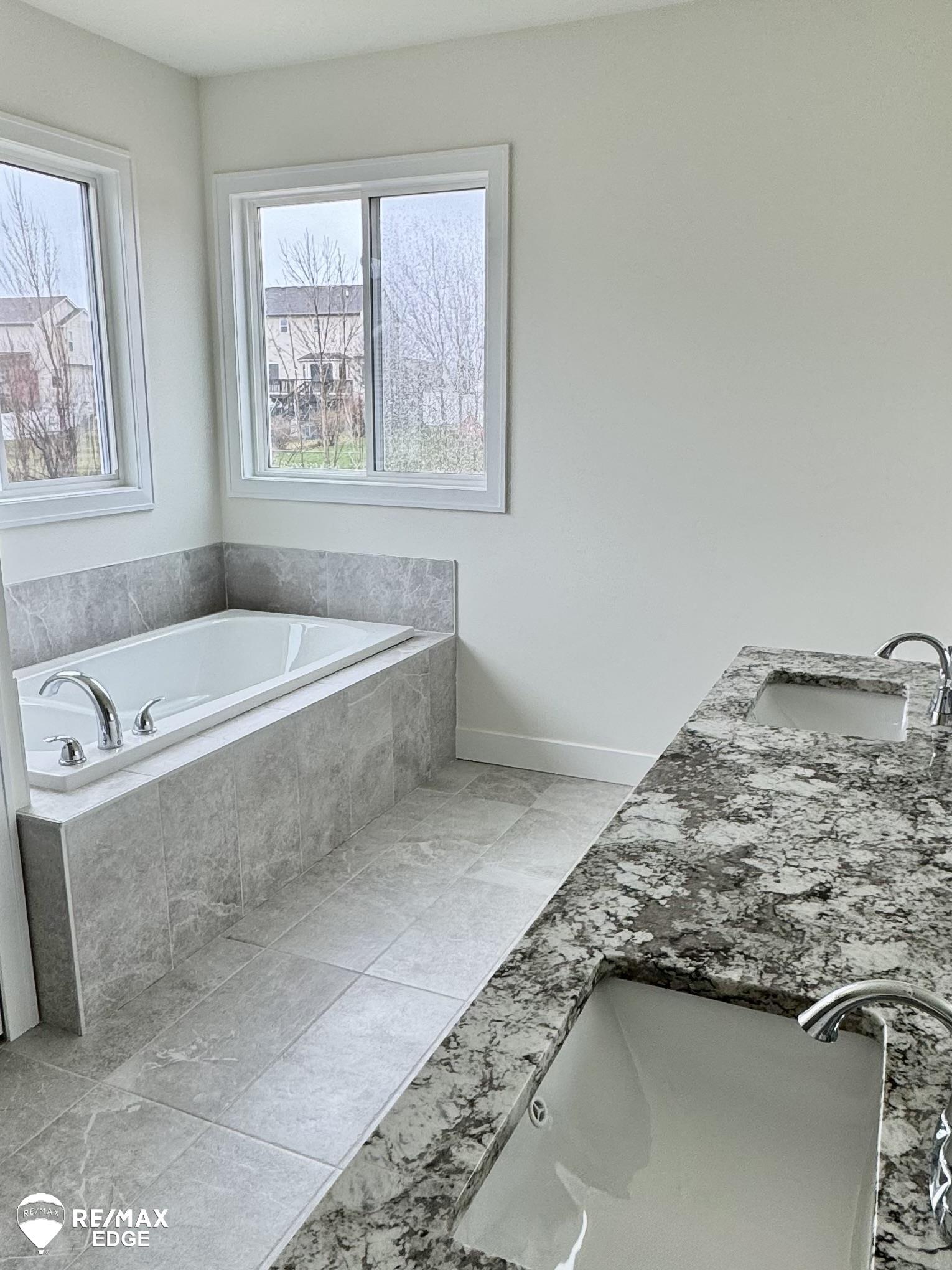 8347 Peninsula Circle, Grand Blanc, MI, 48439