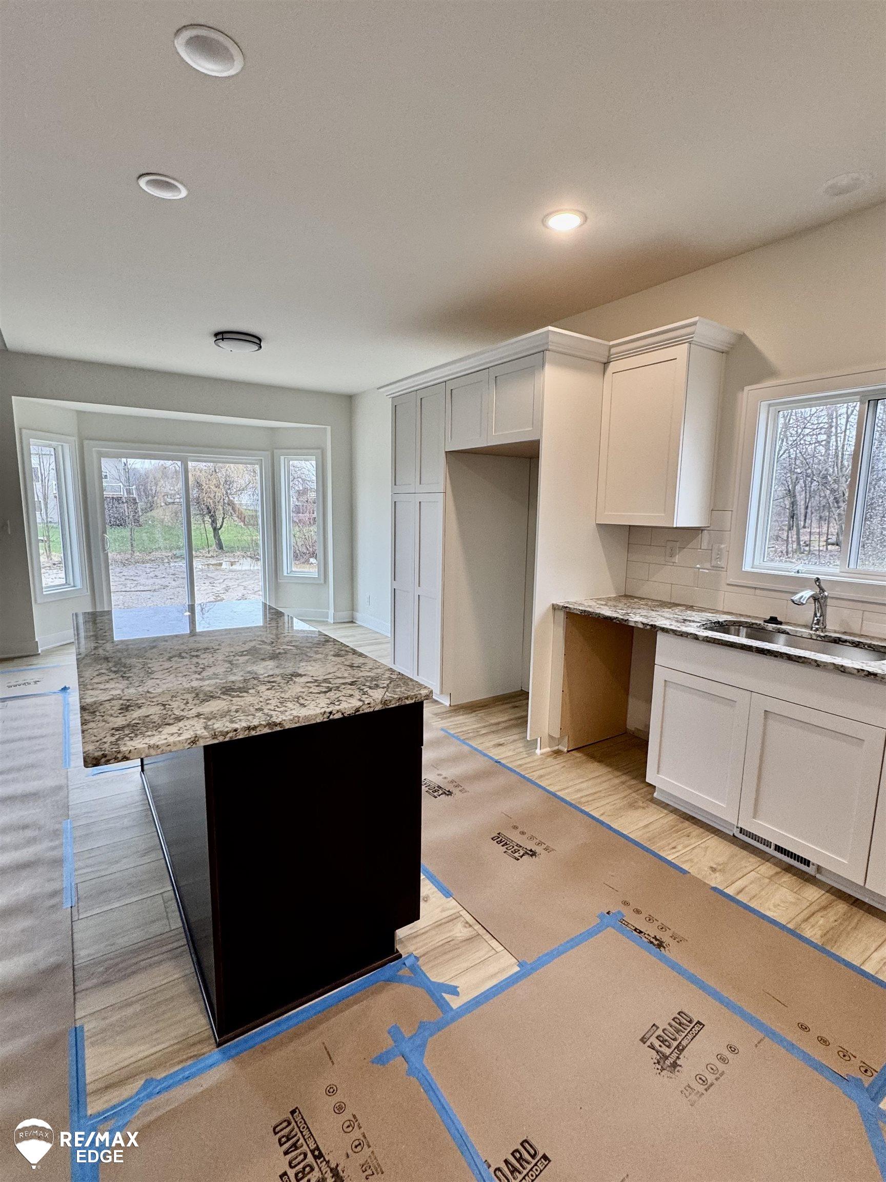 8347 Peninsula Circle, Grand Blanc, MI, 48439