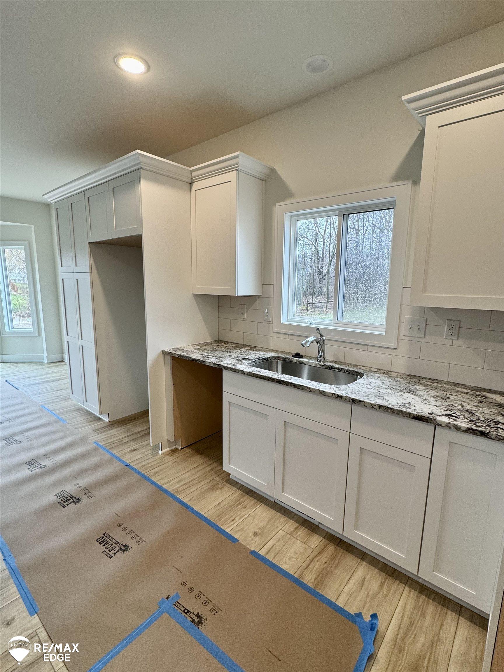 8347 Peninsula Circle, Grand Blanc, MI, 48439