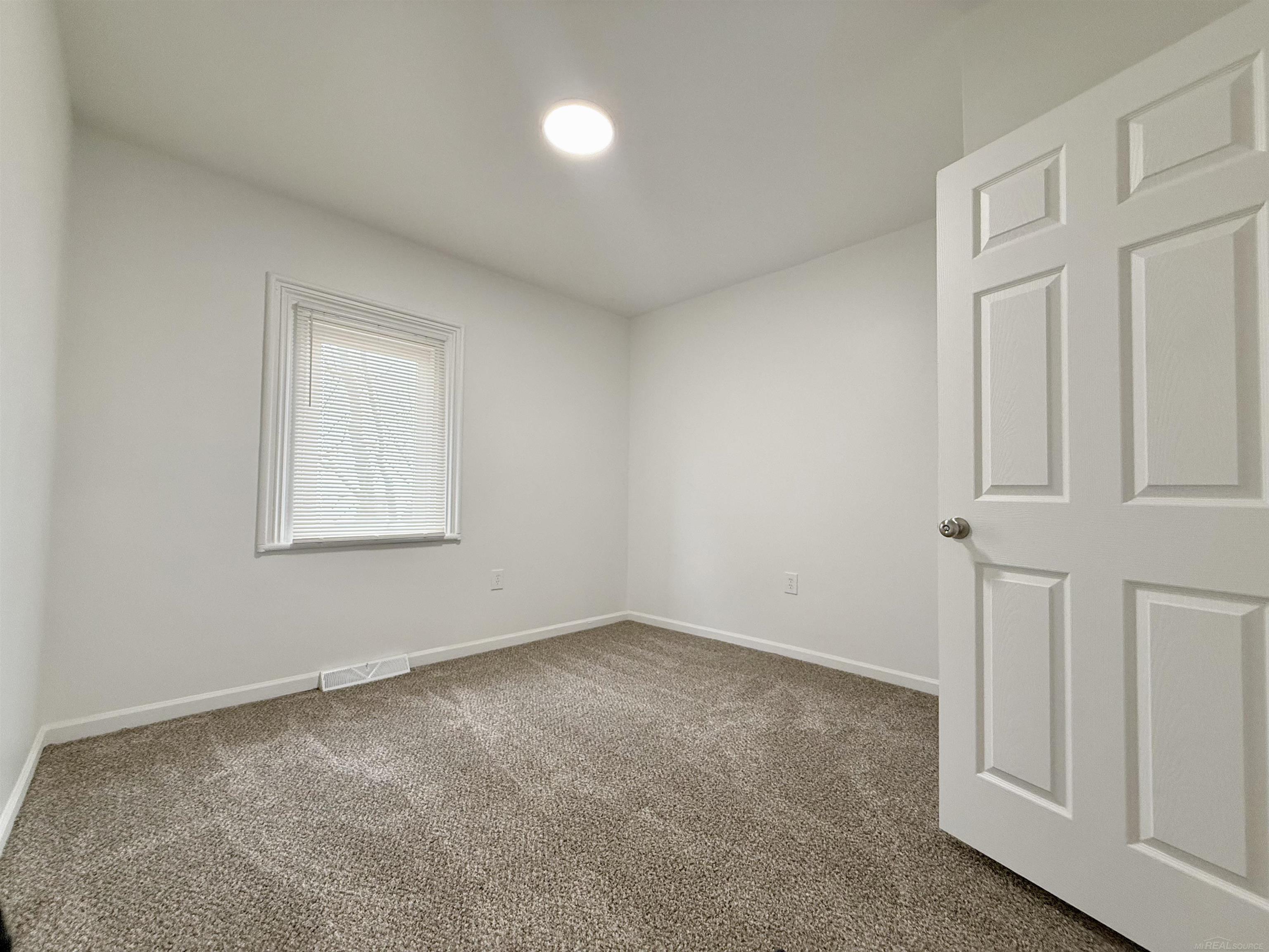 261 N Saginaw Street, Pontiac, MI, 48342