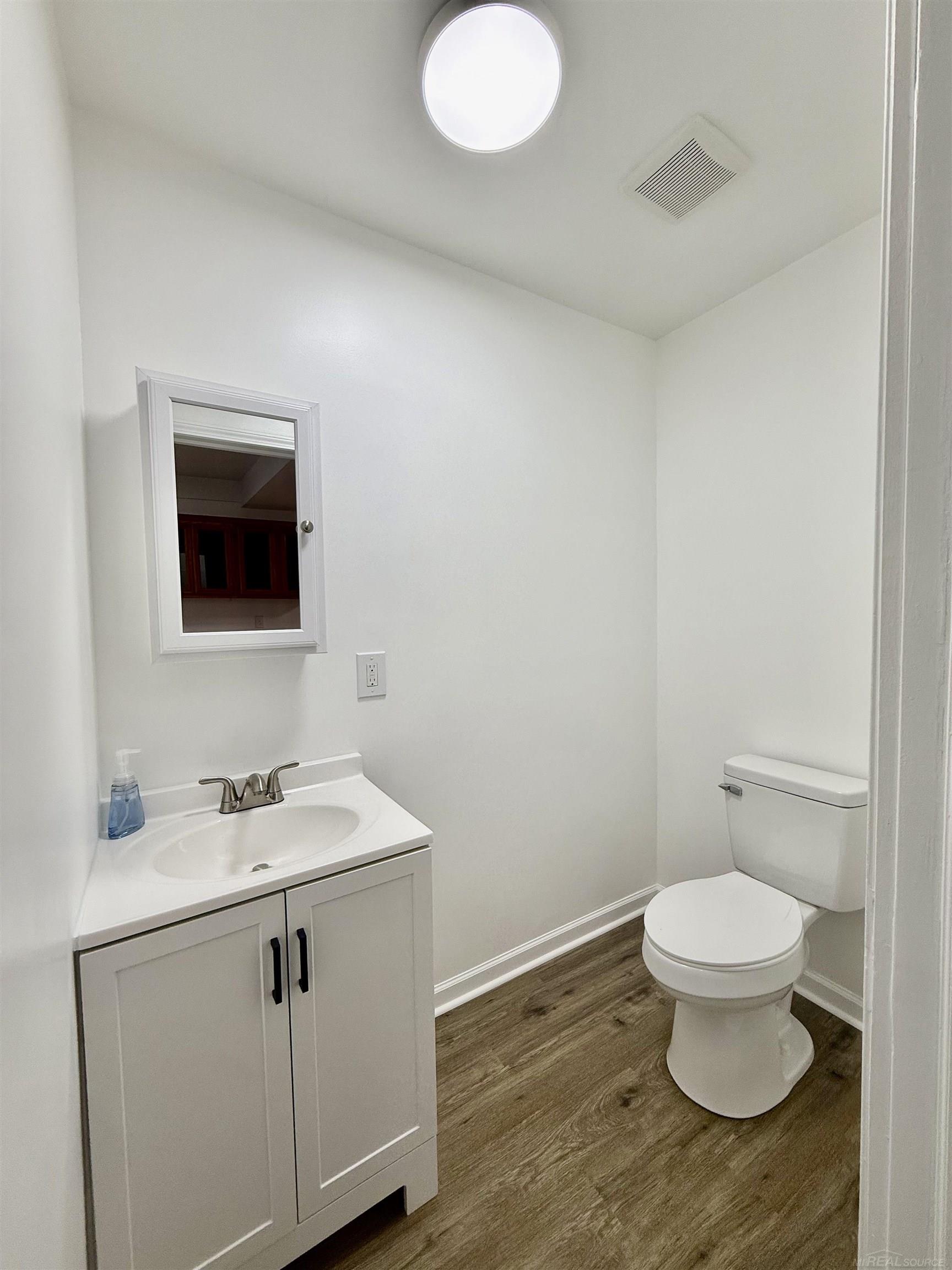 261 N Saginaw Street, Pontiac, MI, 48342