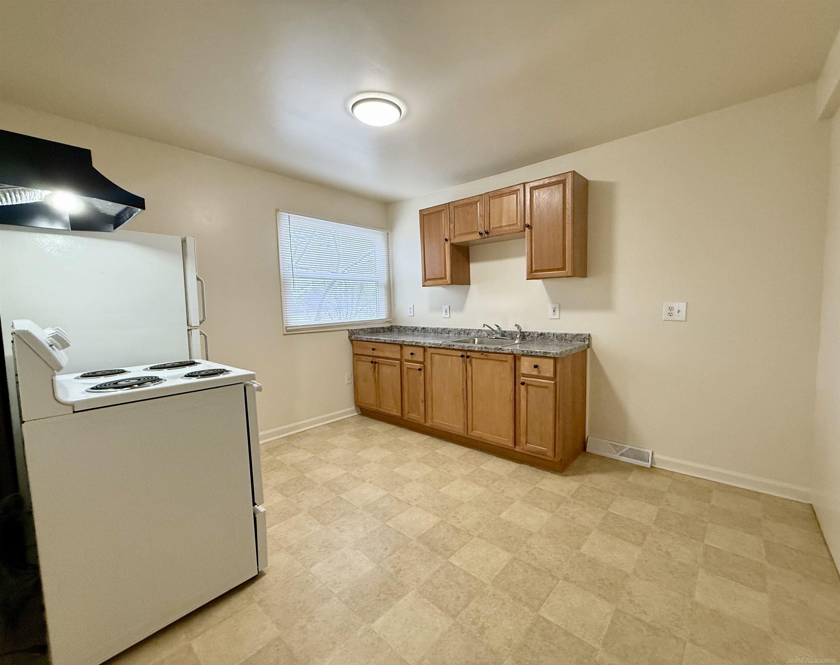 261 N Saginaw Street, Pontiac, MI, 48342