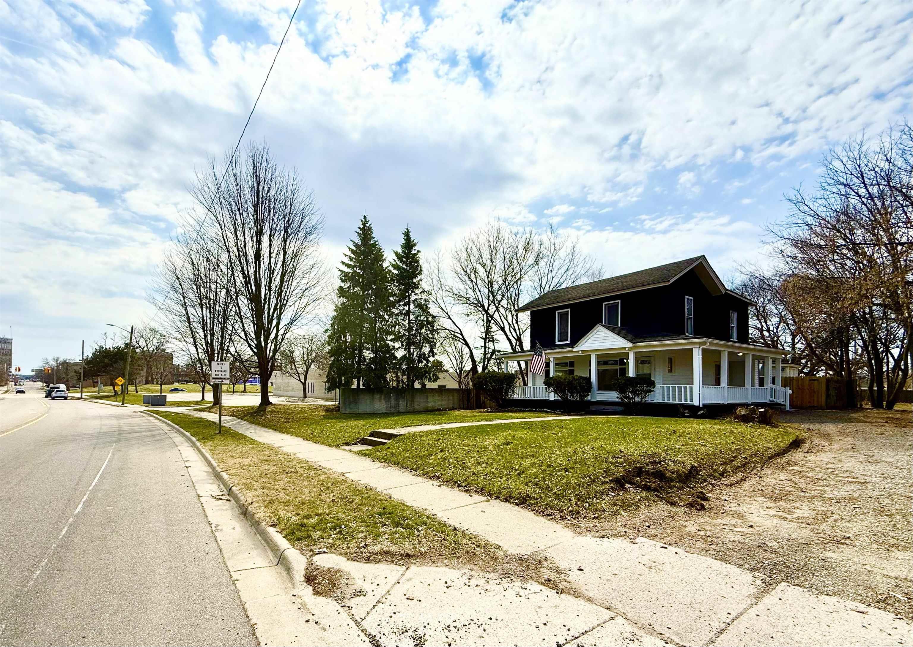 261 N Saginaw Street, Pontiac, MI, 48342