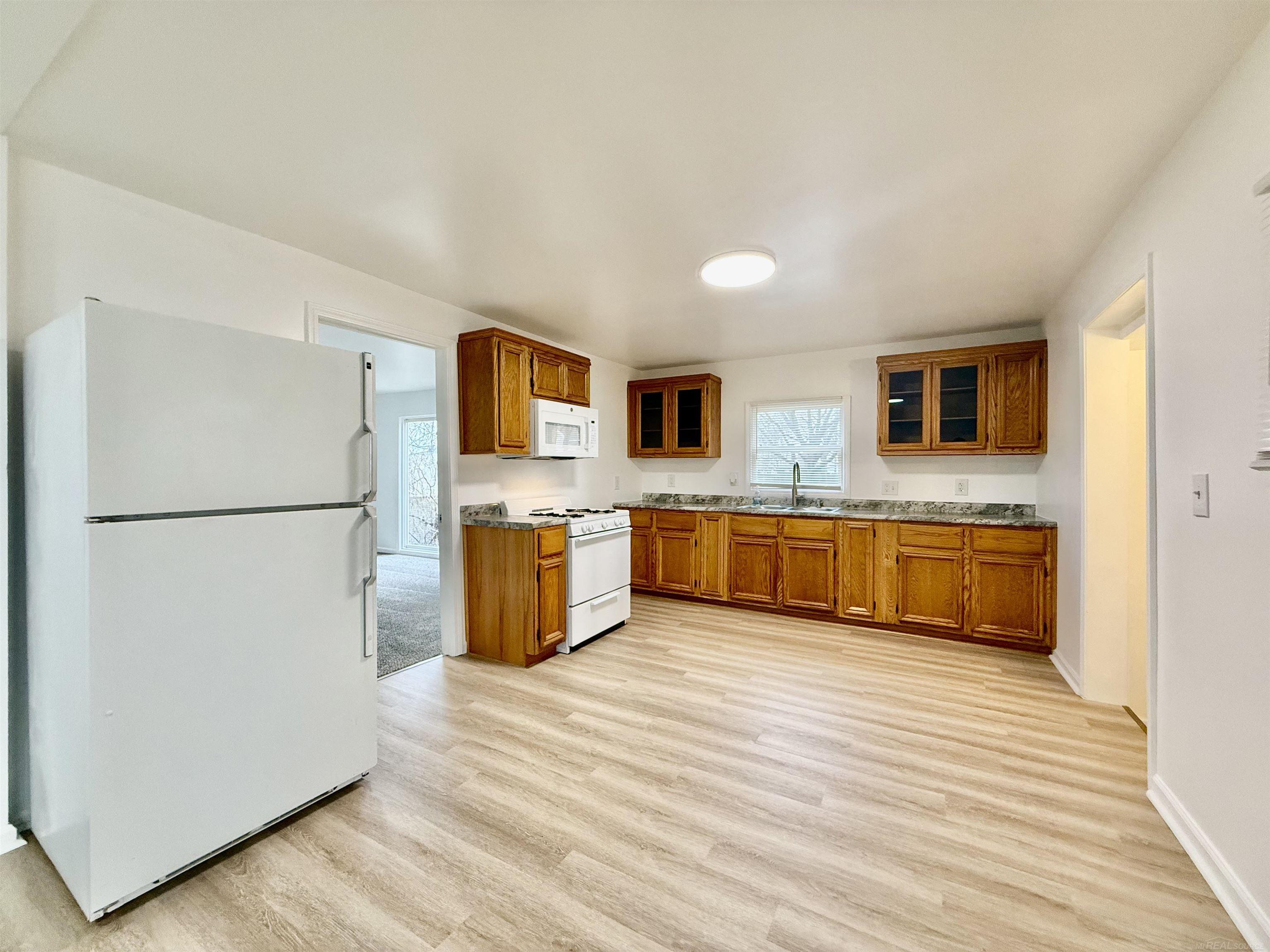 261 N Saginaw Street, Pontiac, MI, 48342