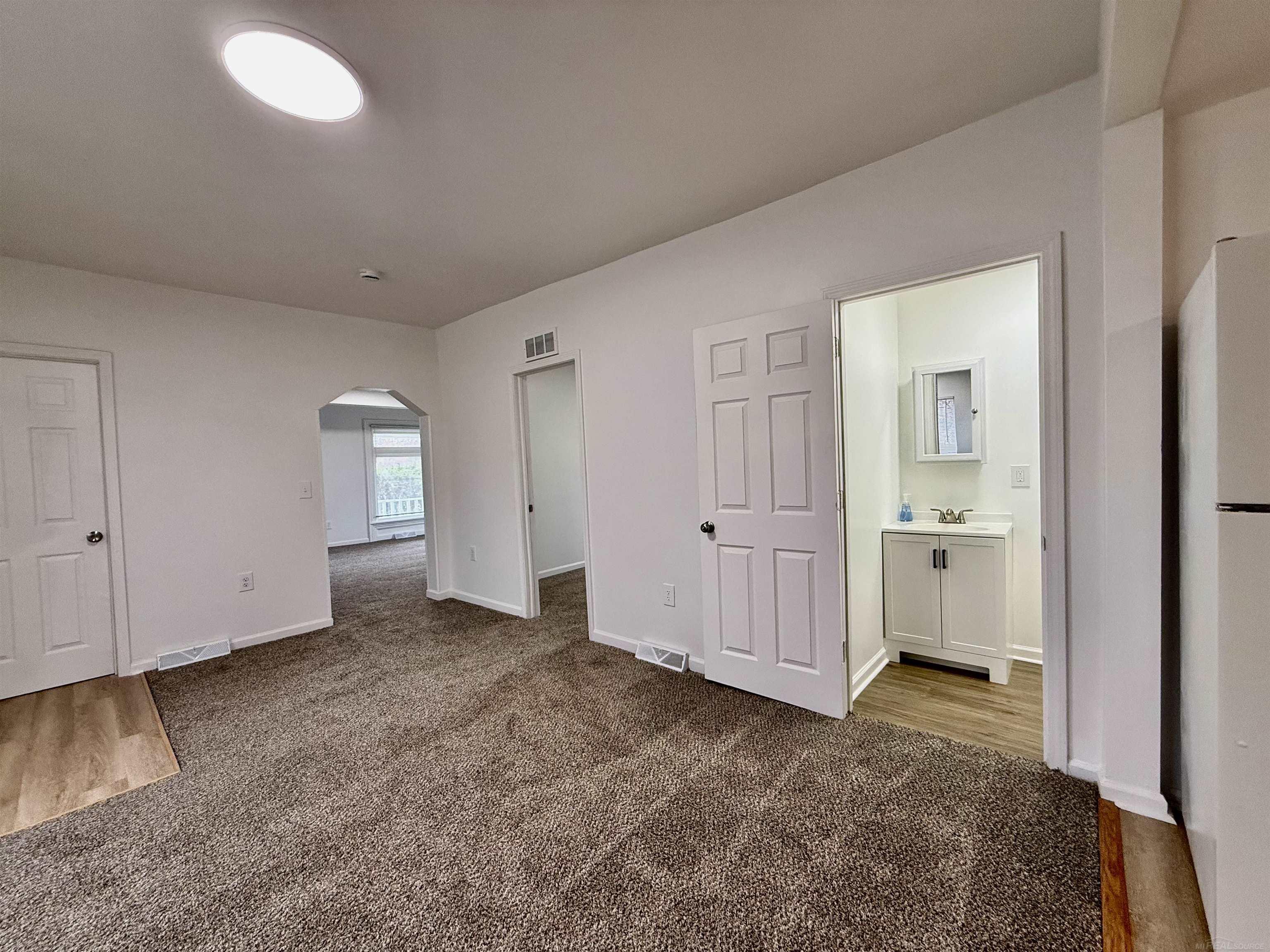 261 N Saginaw Street, Pontiac, MI, 48342