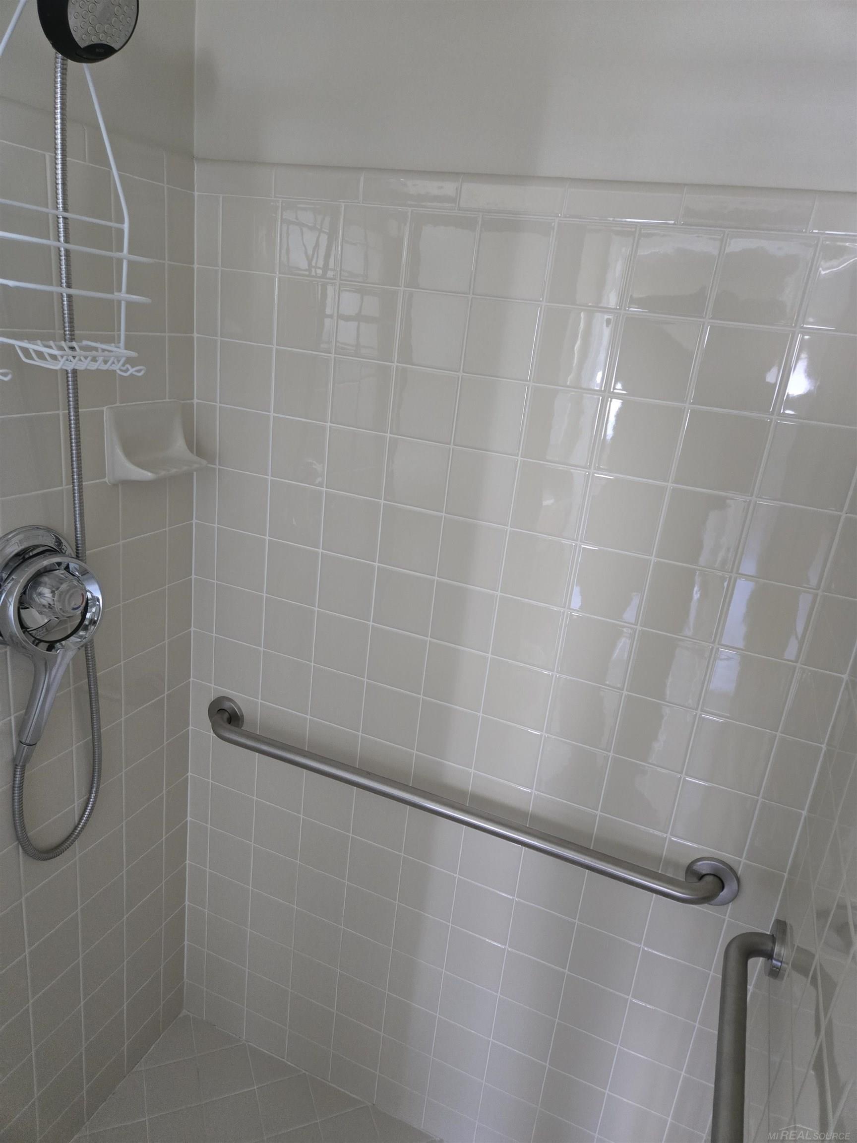 41088 Greenspire Street, Clinton Township, MI, 48038