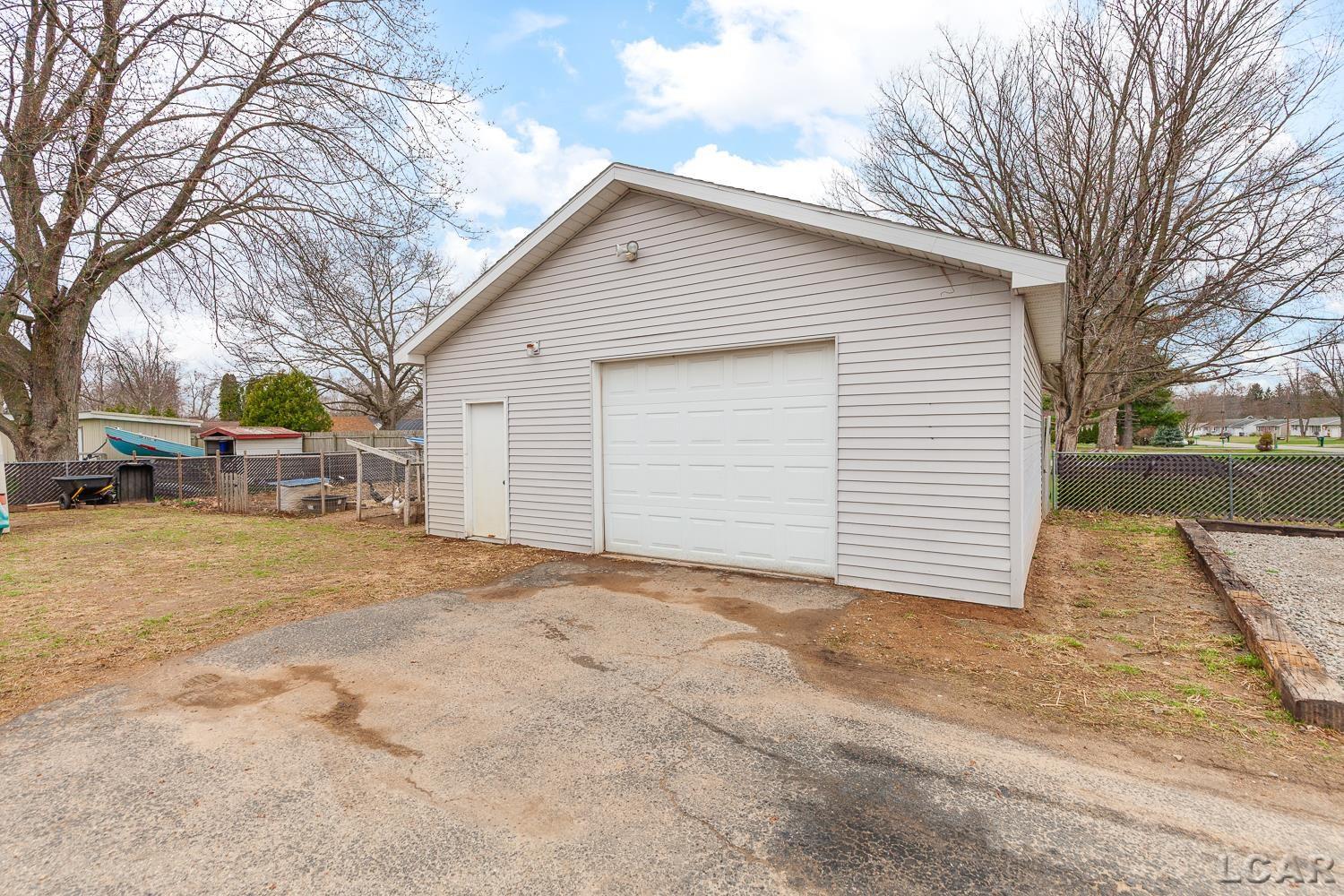 2650 Sutton Road, Adrian, MI, 49221