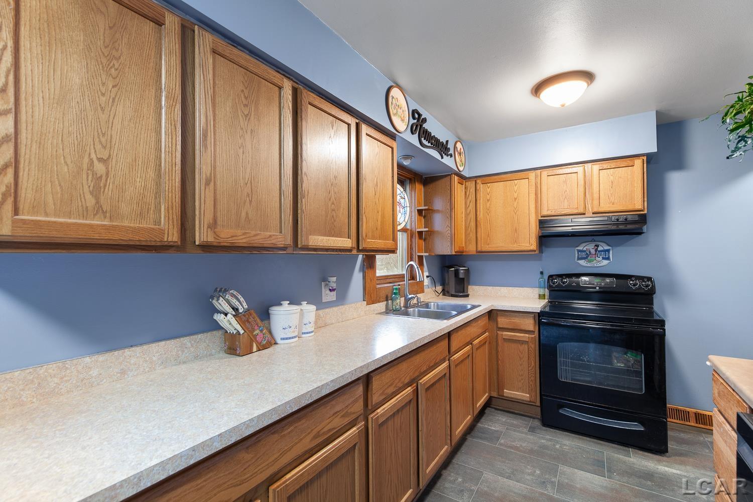 2650 Sutton Road, Adrian, MI, 49221