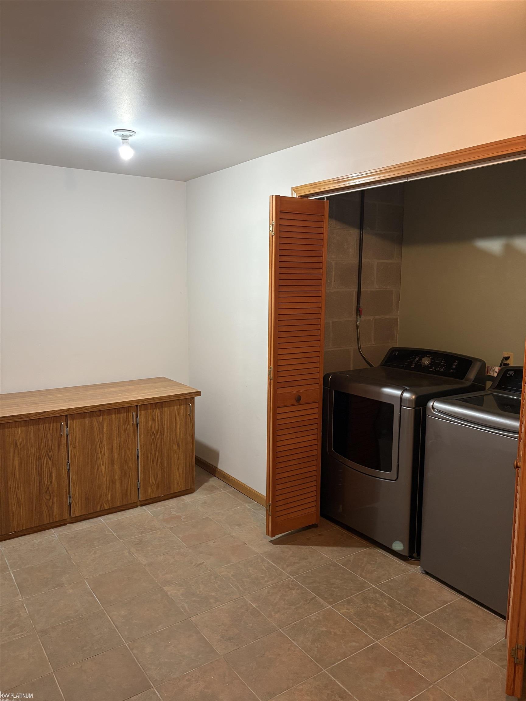 5575 River Ridge Trail, Clyde, MI, 48049