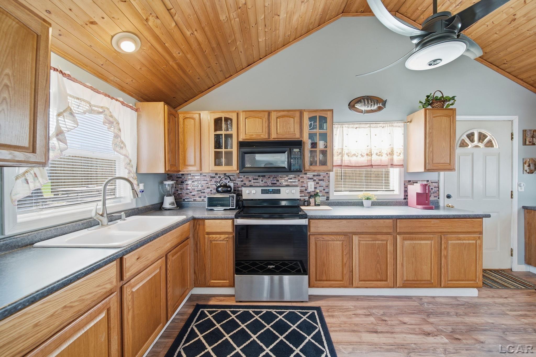 151 N Lakeview Boulevard, Manitou Beach, MI, 49253