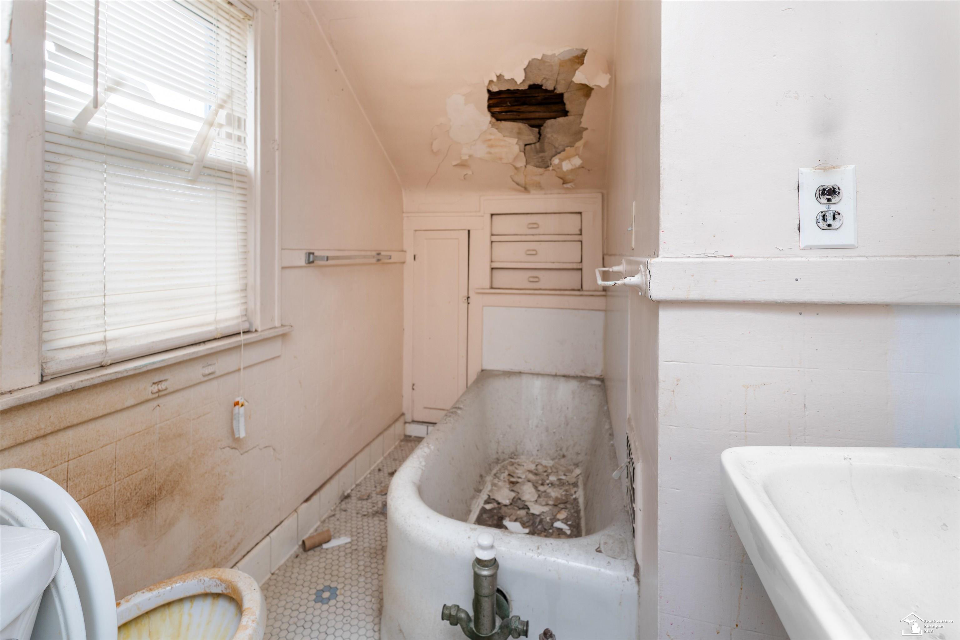 17640 Wood Street, Melvindale, MI, 48122