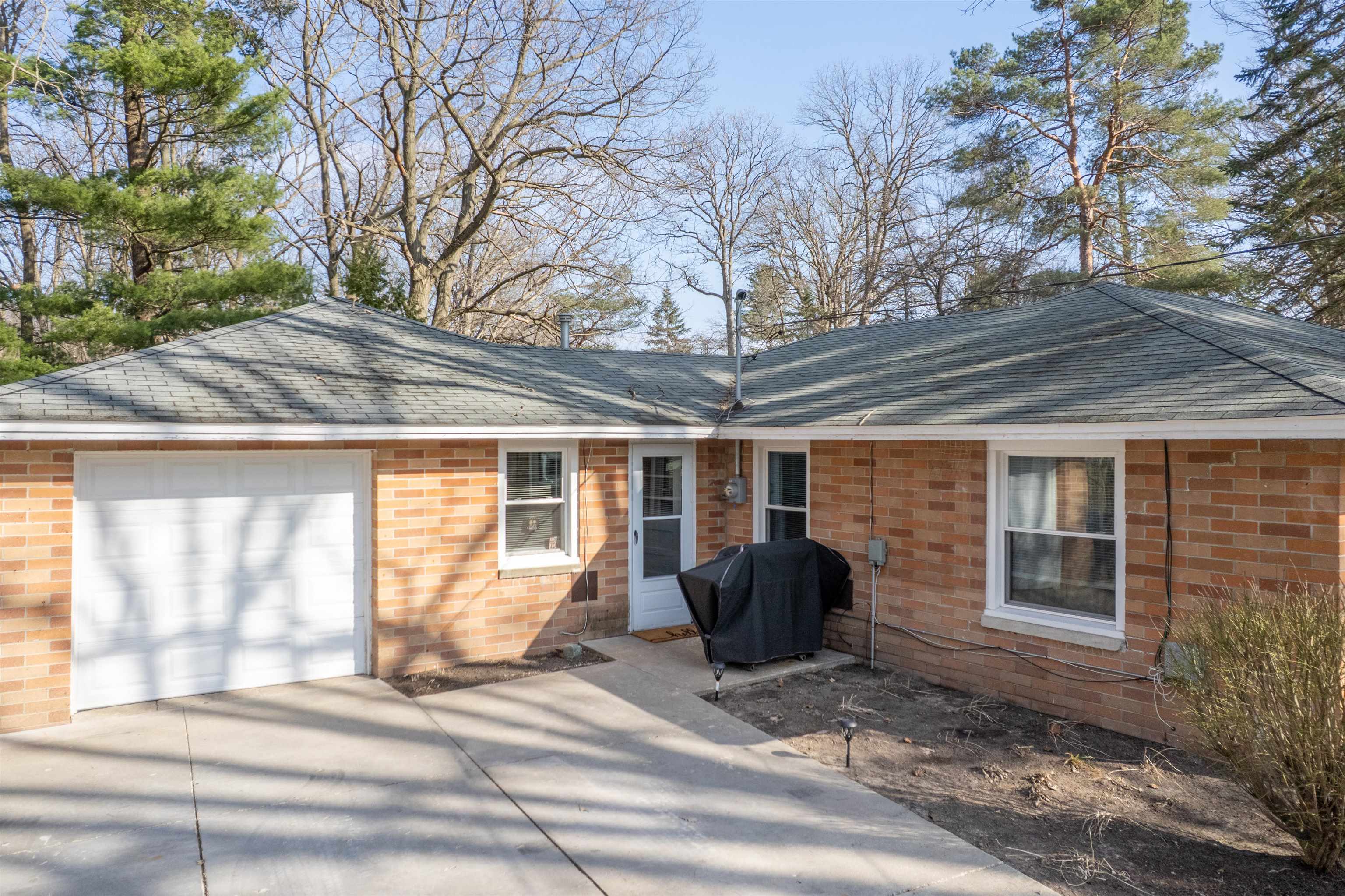 120 Pickford Street, Novi, MI, 48377 1357