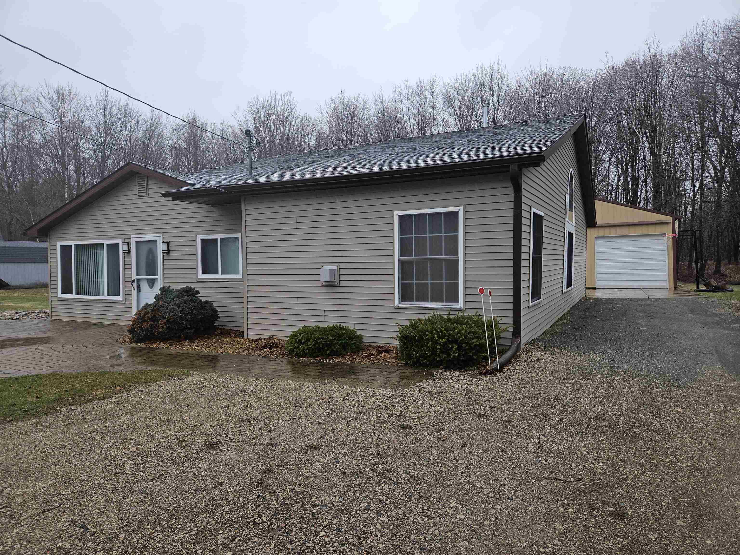 3245 138th Avenue, Hamilton, MI, 49419-9555