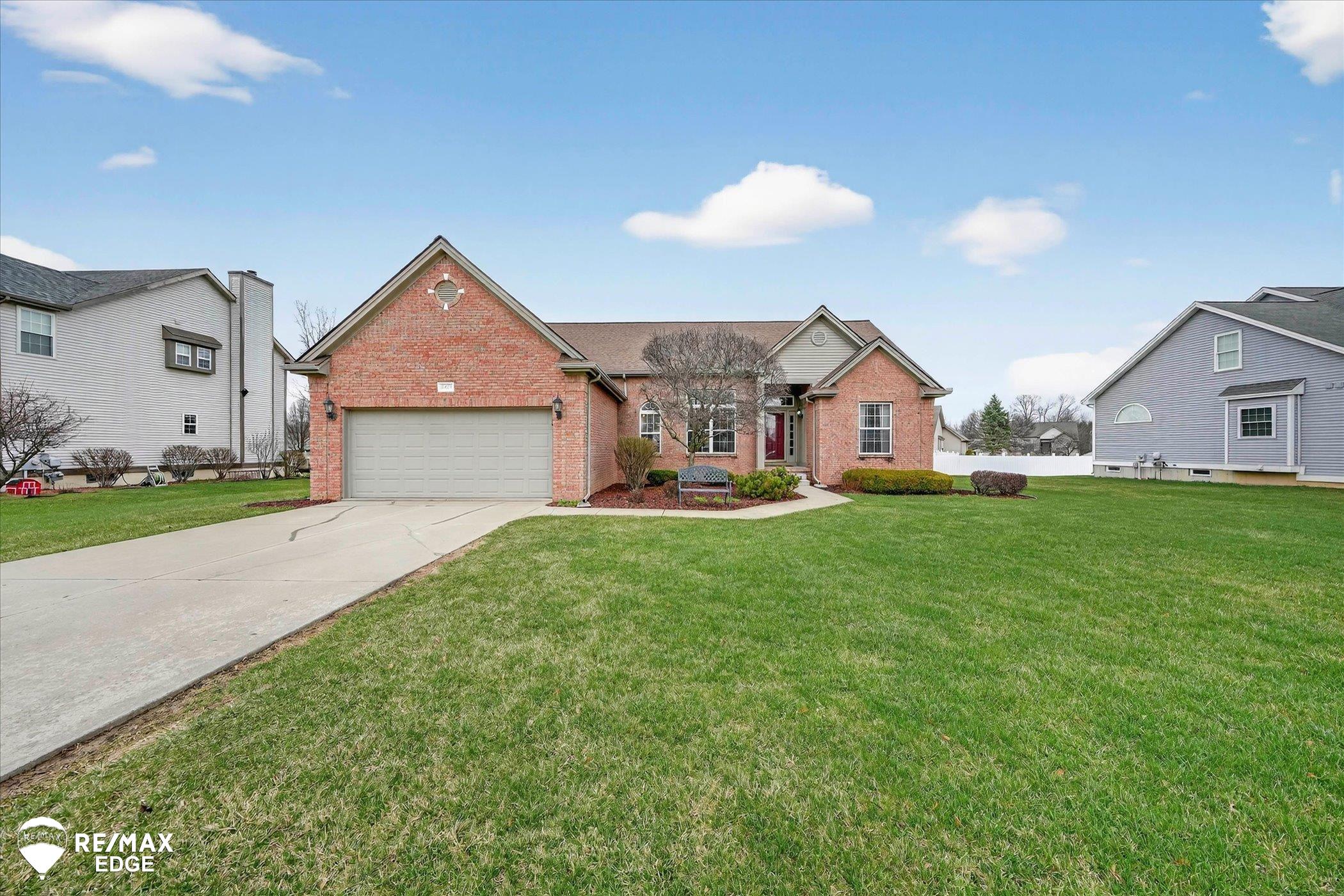 5459 Aspen Circle, Grand Blanc, MI, 48439