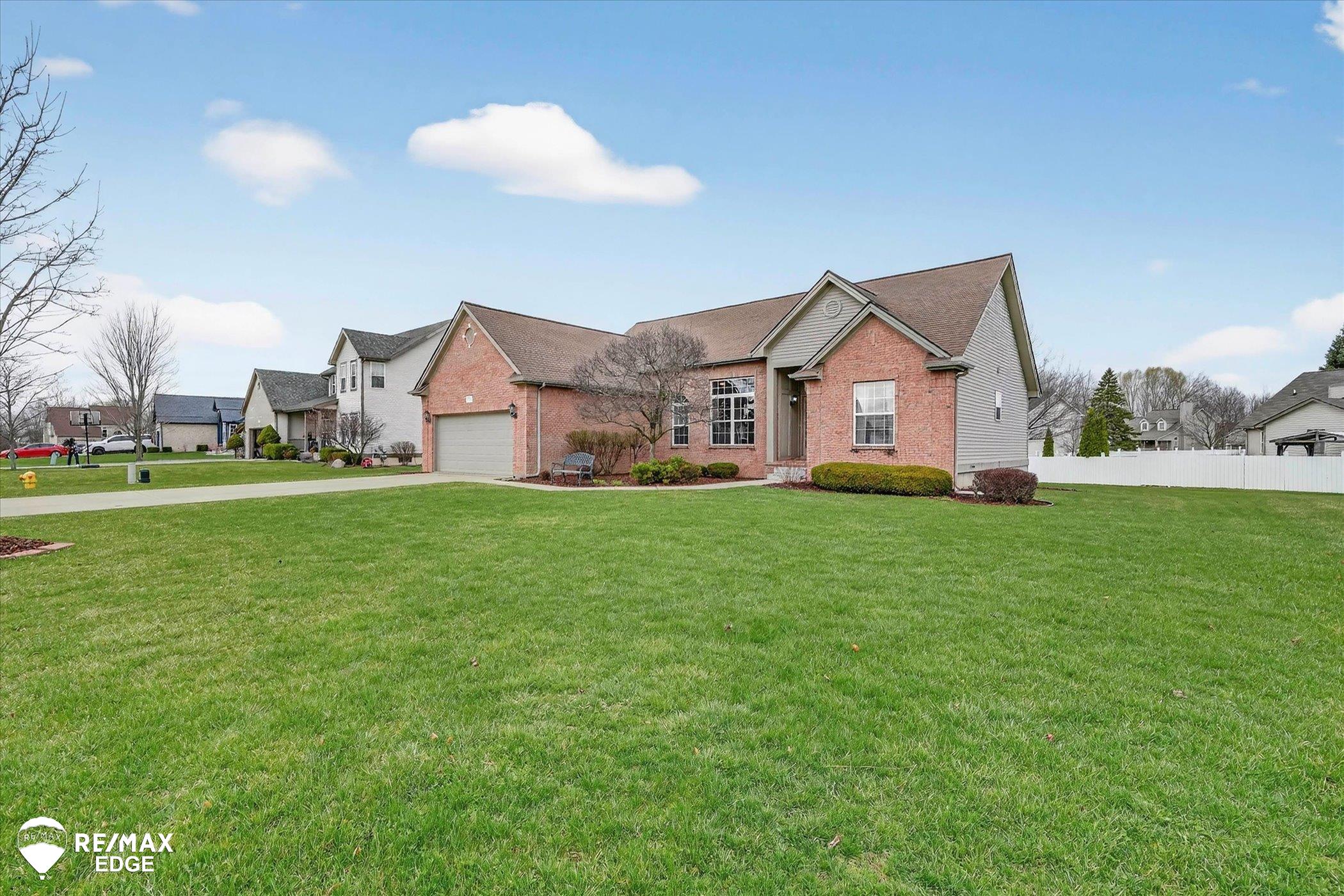5459 Aspen Circle, Grand Blanc, MI, 48439