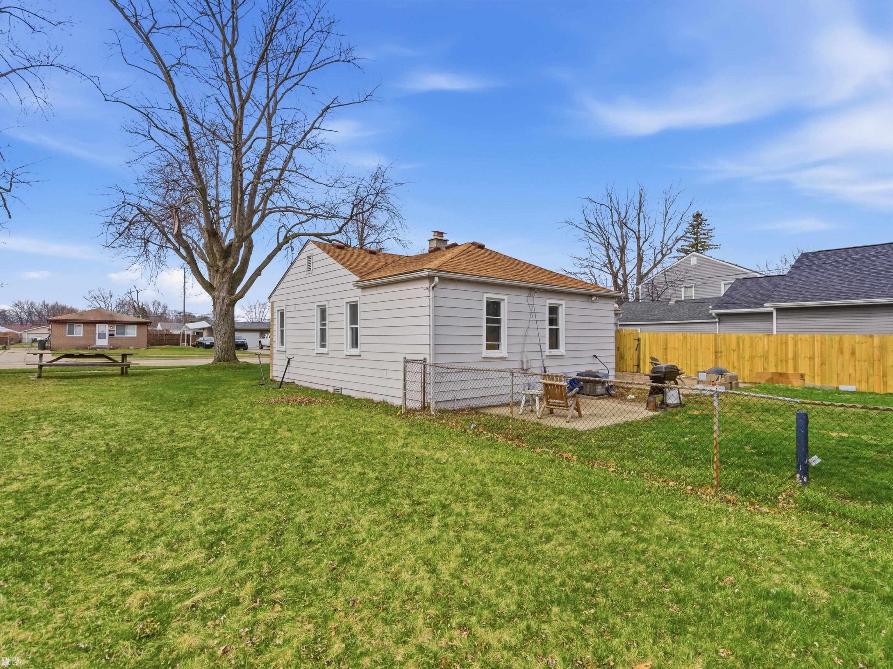 22721 Masonic Boulevard, Saint Clair Shores, MI, 48082