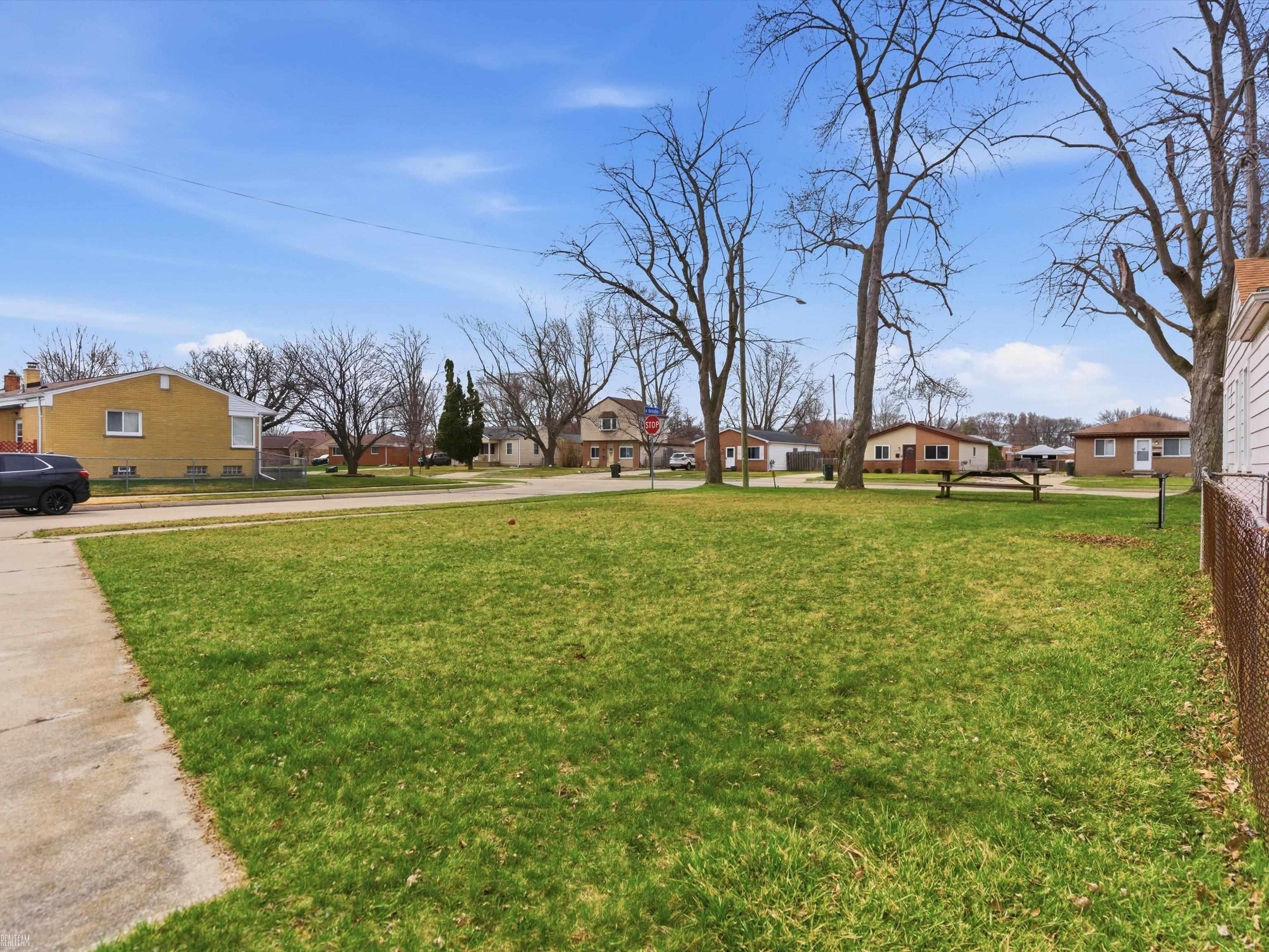 22721 Masonic Boulevard, Saint Clair Shores, MI, 48082