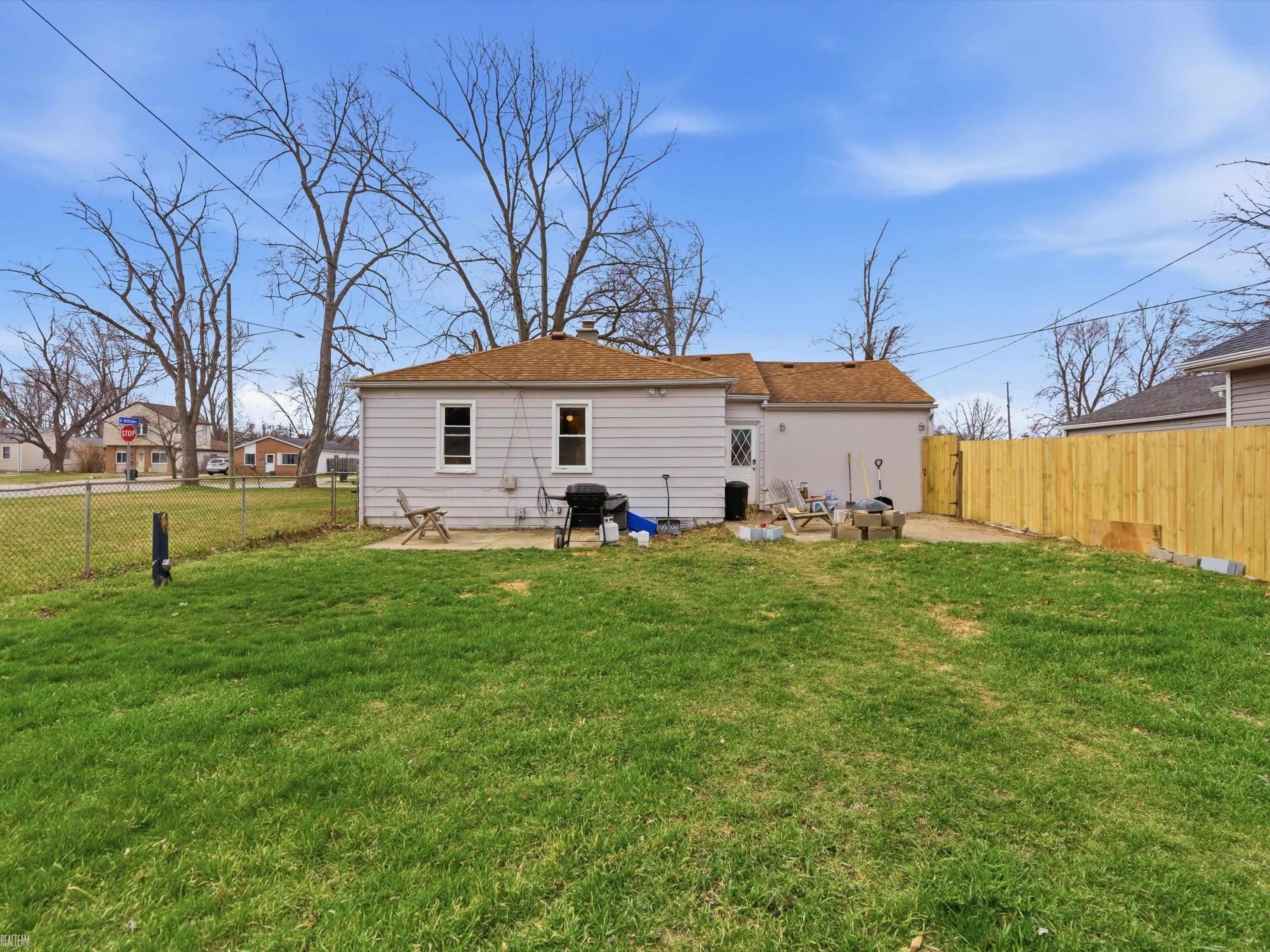 22721 Masonic Boulevard, Saint Clair Shores, MI, 48082