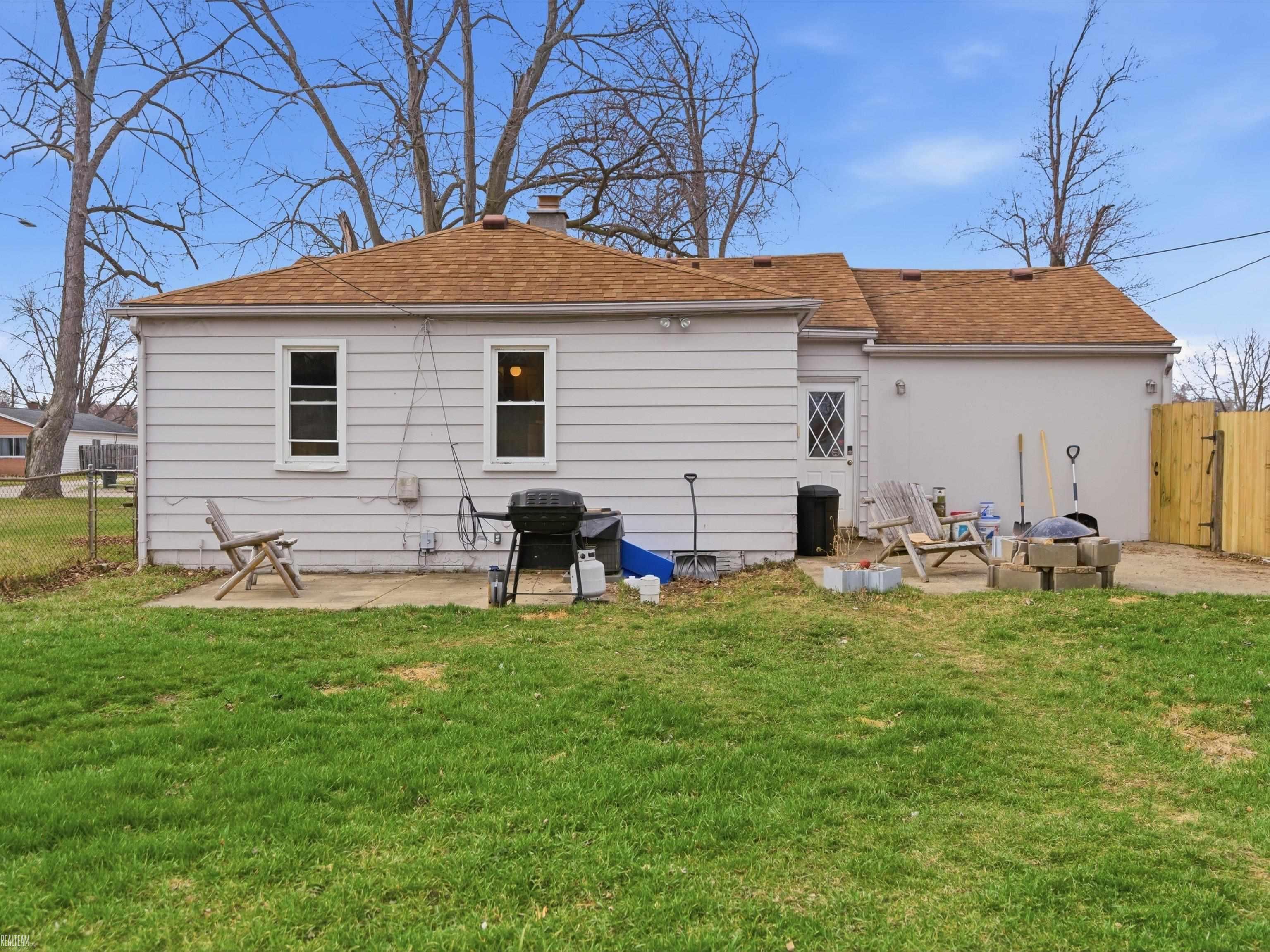 22721 Masonic Boulevard, Saint Clair Shores, MI, 48082