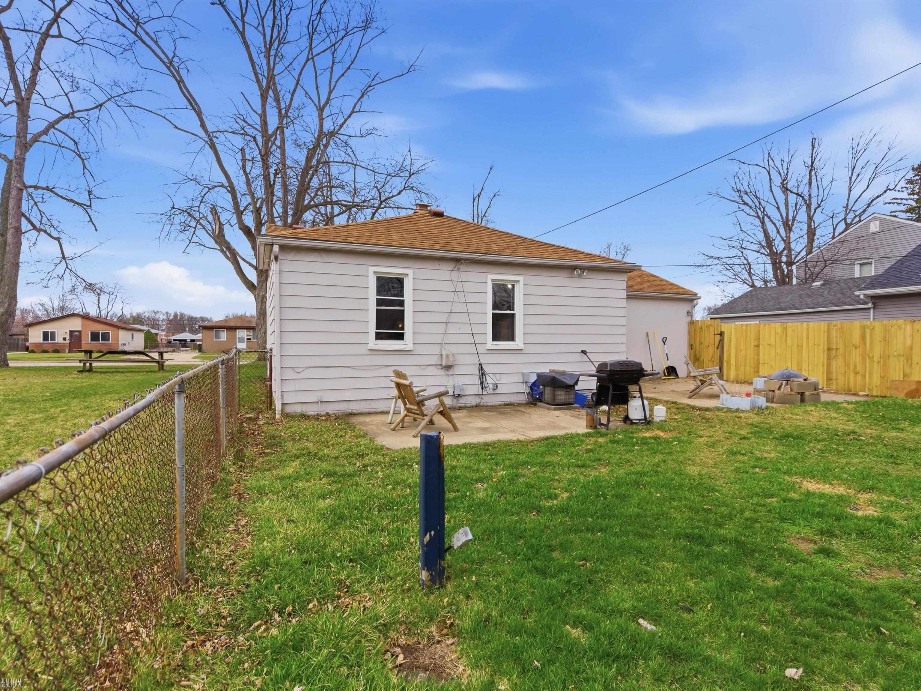 22721 Masonic Boulevard, Saint Clair Shores, MI, 48082