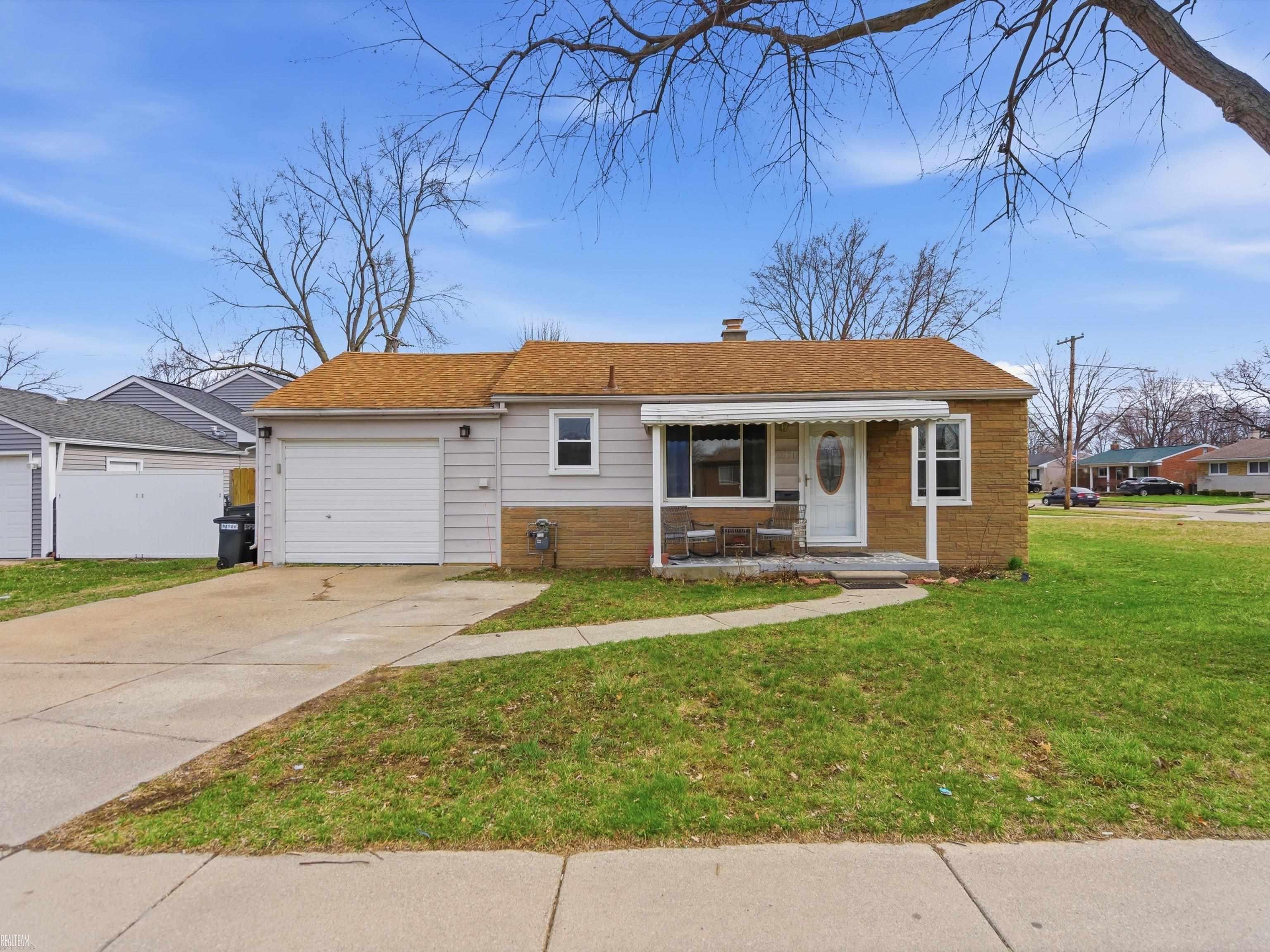 22721 Masonic Boulevard, Saint Clair Shores, MI, 48082