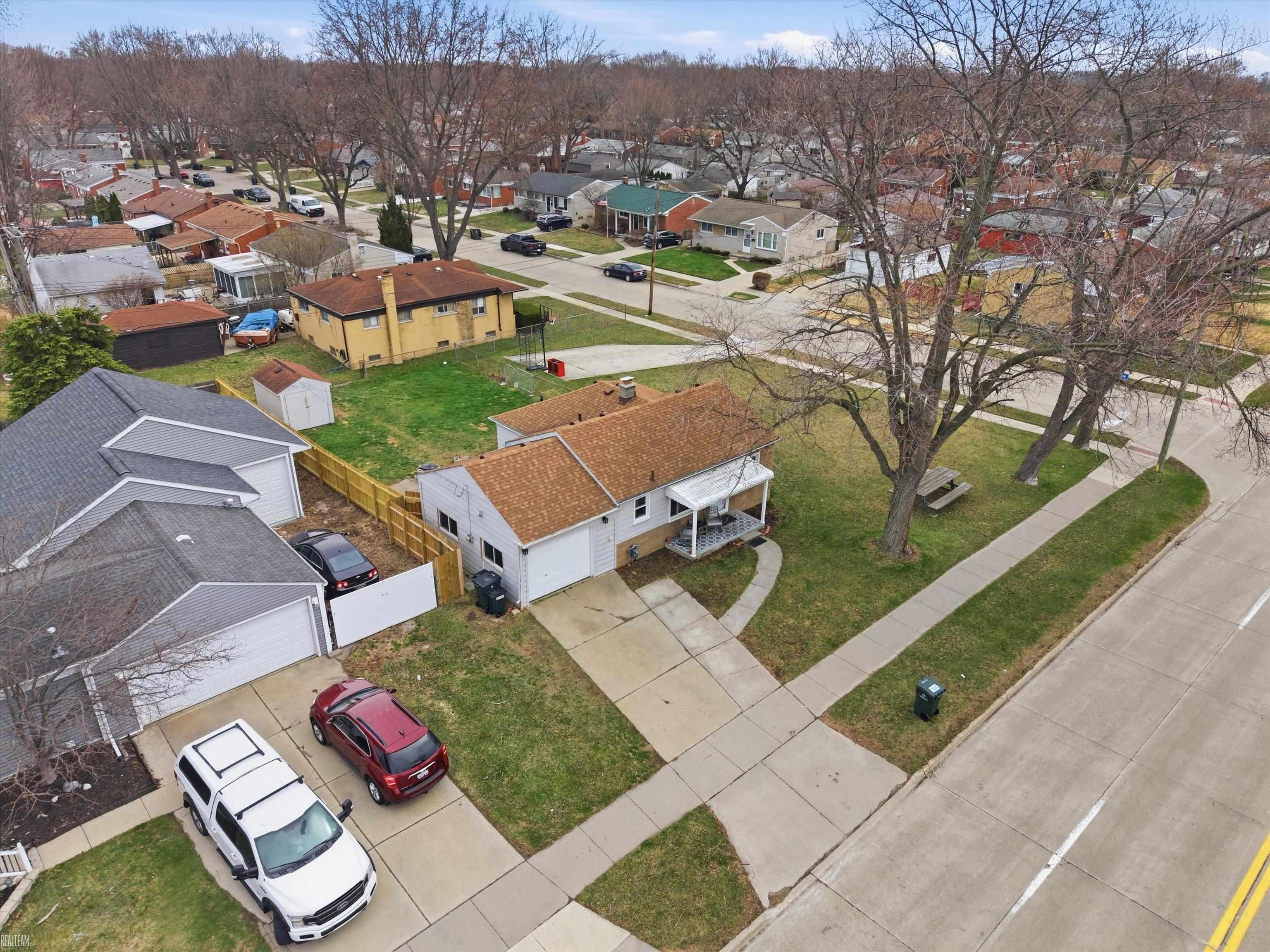 22721 Masonic Boulevard, Saint Clair Shores, MI, 48082