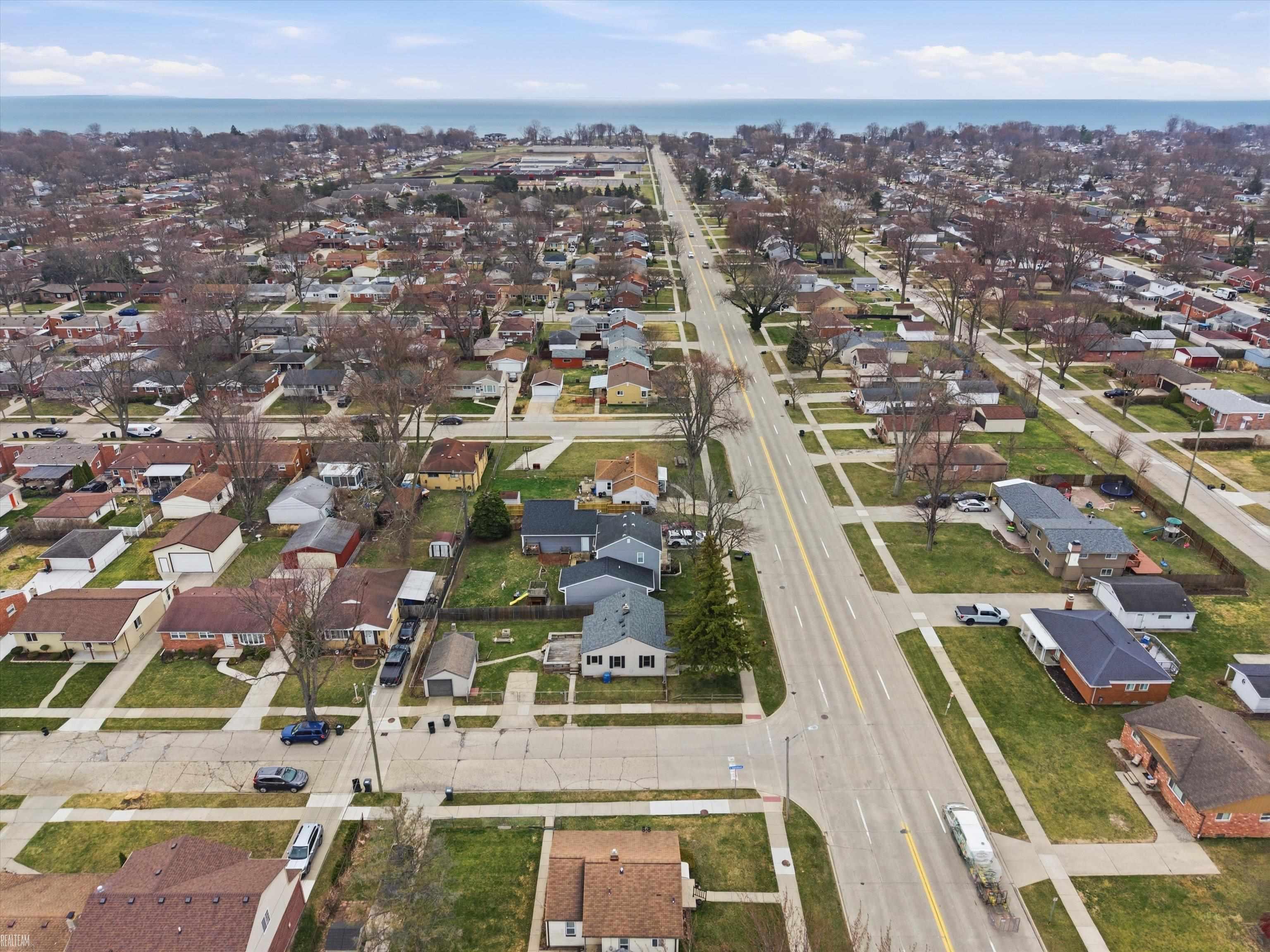 22721 Masonic Boulevard, Saint Clair Shores, MI, 48082