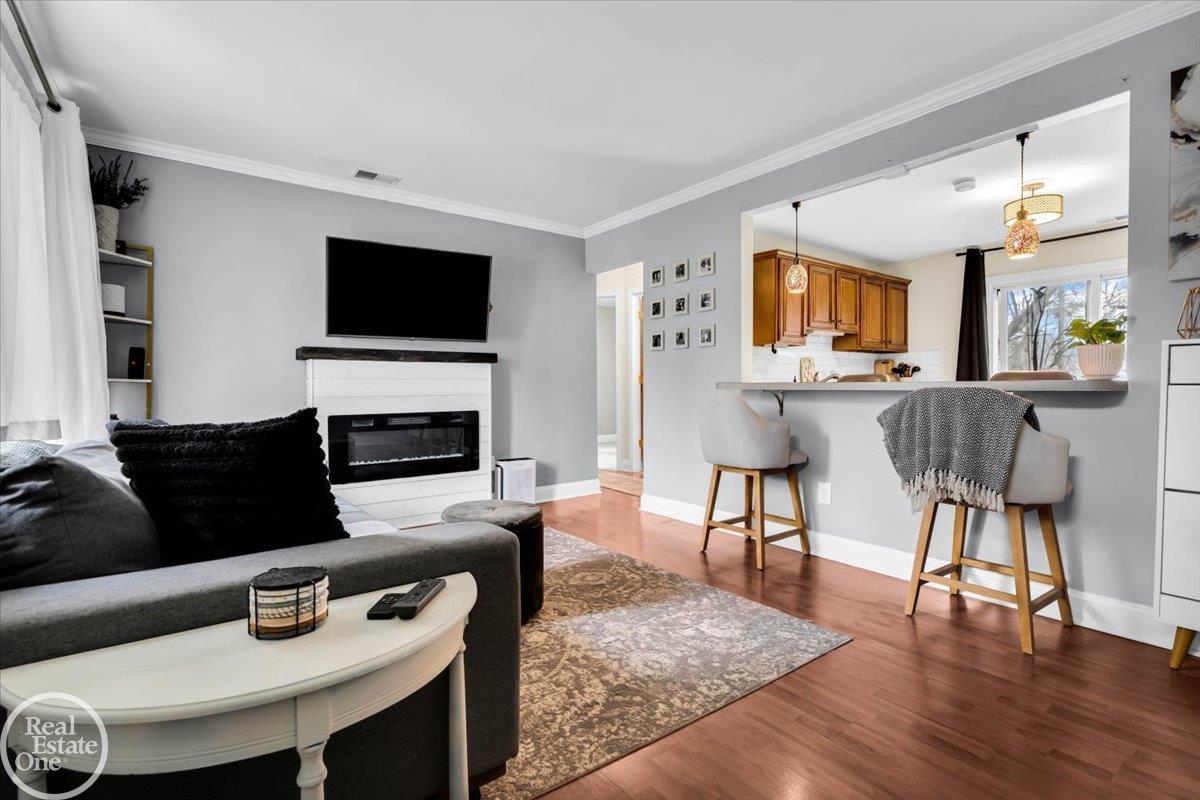 21800 Maple Avenue, Saint Clair Shores, MI, 48081