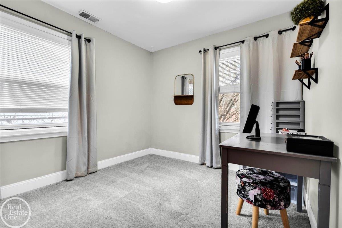 21800 Maple Avenue, Saint Clair Shores, MI, 48081