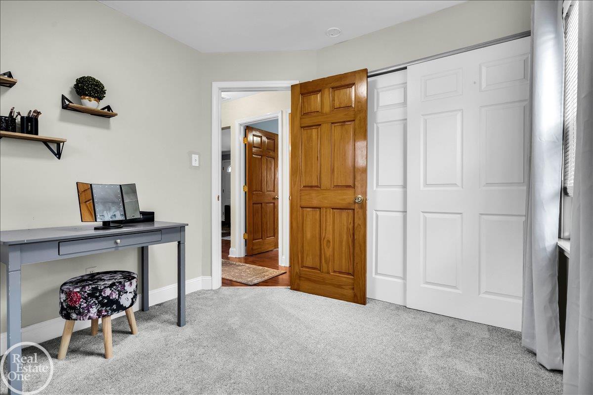 21800 Maple Avenue, Saint Clair Shores, MI, 48081